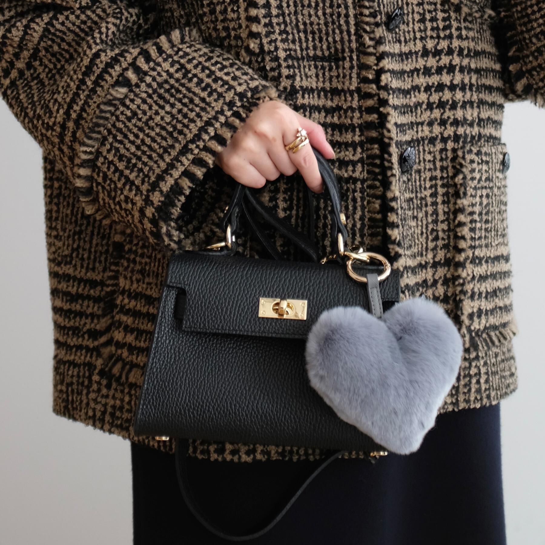 DRESSTERIOR「ラビットファーハートチャーム」|キーケース|