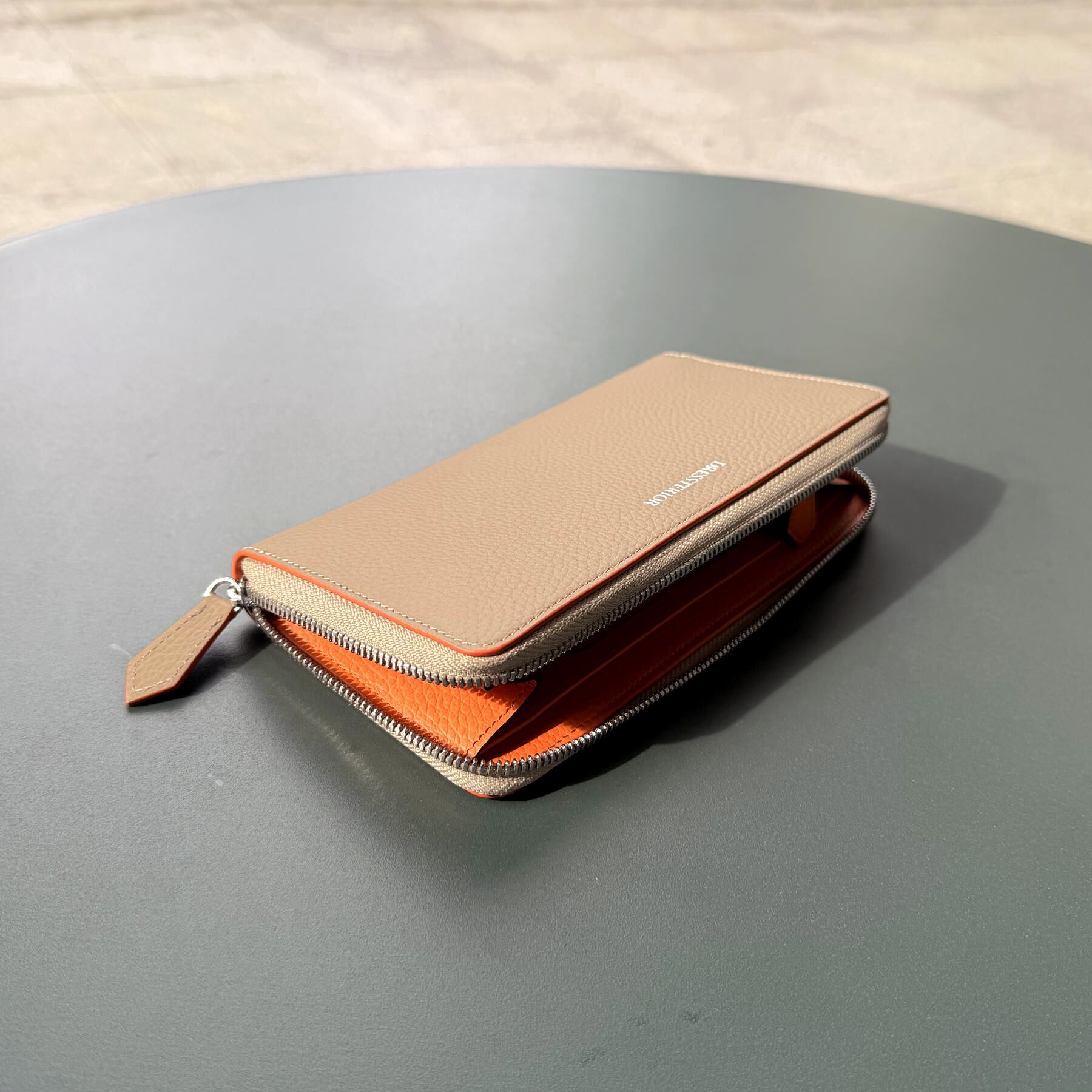 DRESSTERIOR「ラウンドジップウォレット」|財布|ベージュ(052)