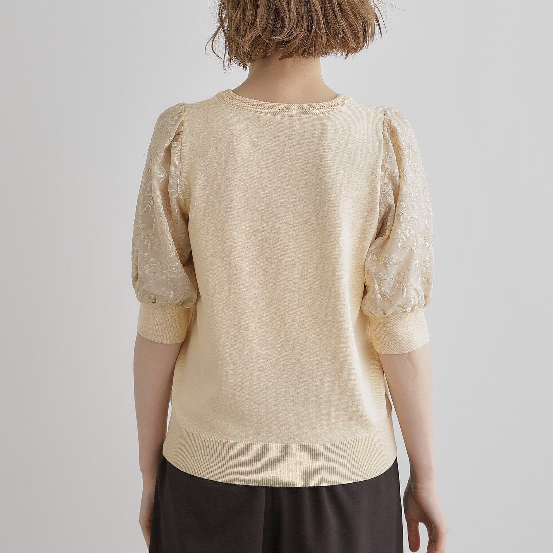 grove「ほんのり透ける抜け感がポイント！袖刺繍5分袖プルオーバー」|ニット・セーター|