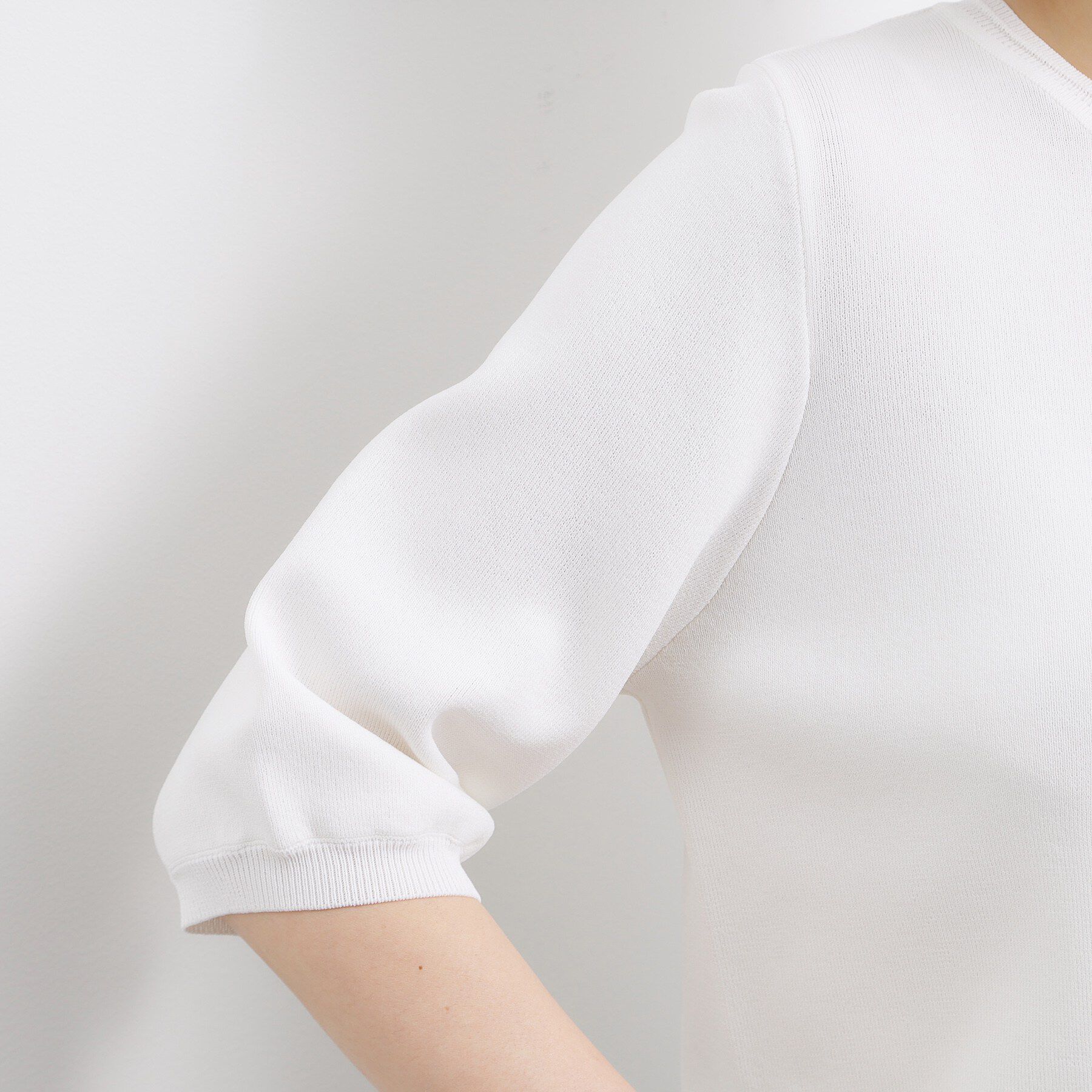 grove「【貴島明日香さん着用・シリーズ累計34万枚】やわらかドライタッチ 五分袖クルーネックニット」|ニット・セーター|