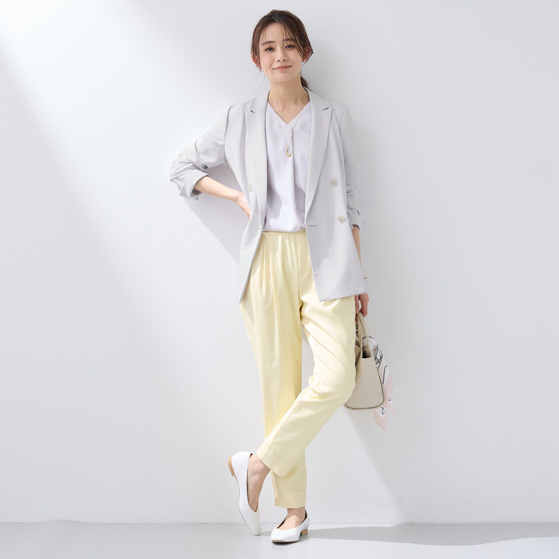 INDIVI「【洗える／UVケア】幾何学柄＆無地 タックVネック 半袖ブラウス」|シャツ・ブラウス|