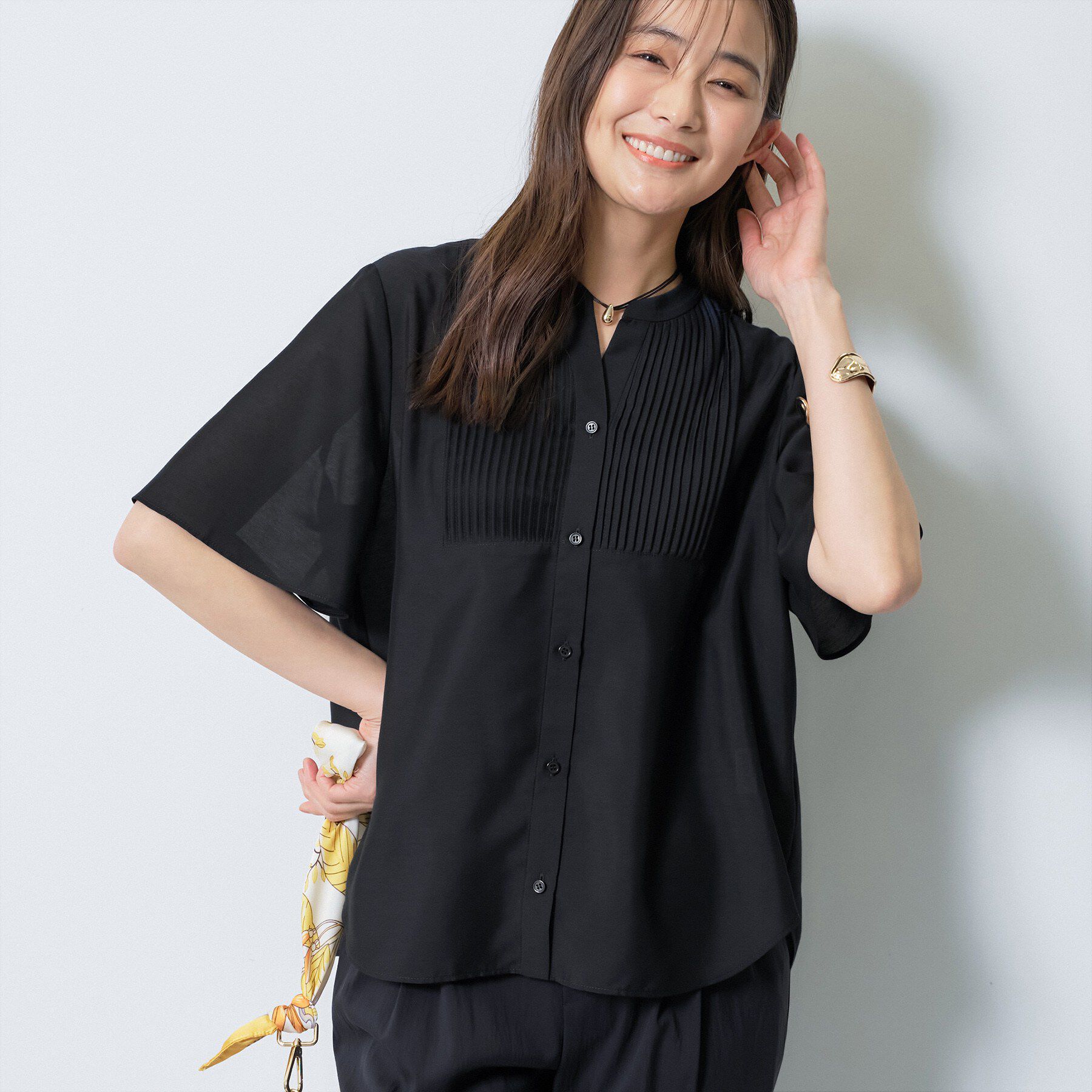 INDIVI「【洗える】シアーシャンブレーピンタックブラウス」|シャツ・ブラウス|ネイビー(494)