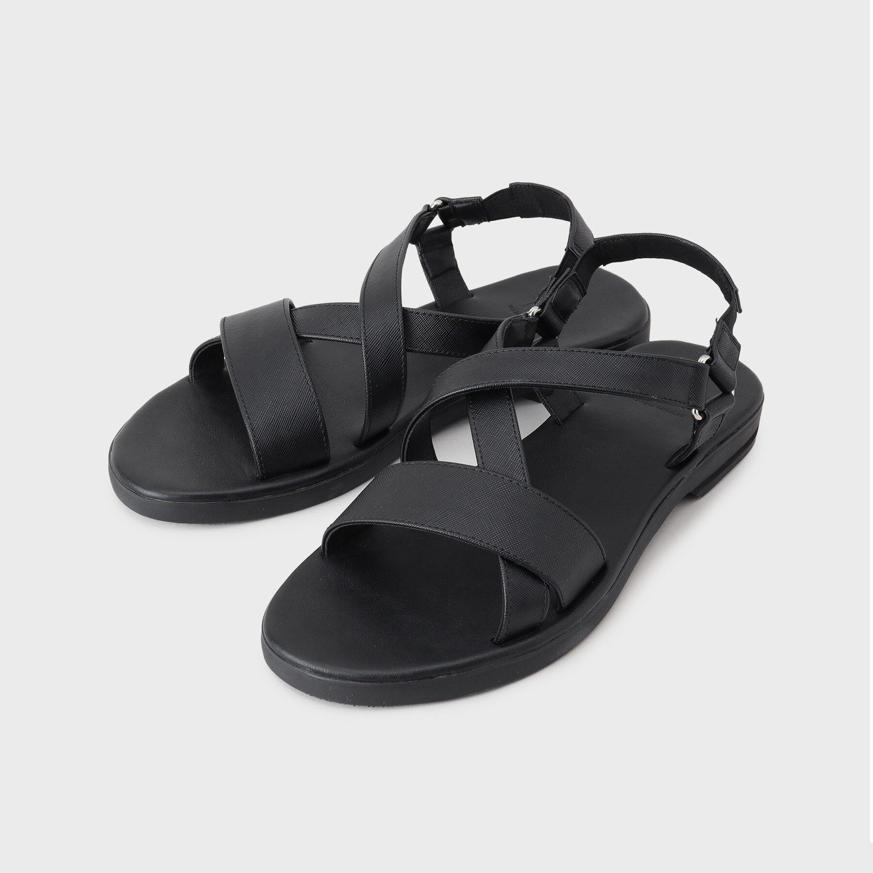 tk.TAKEO KIKUCHI「クロスサンダル」|サンダル|ブラック(019)