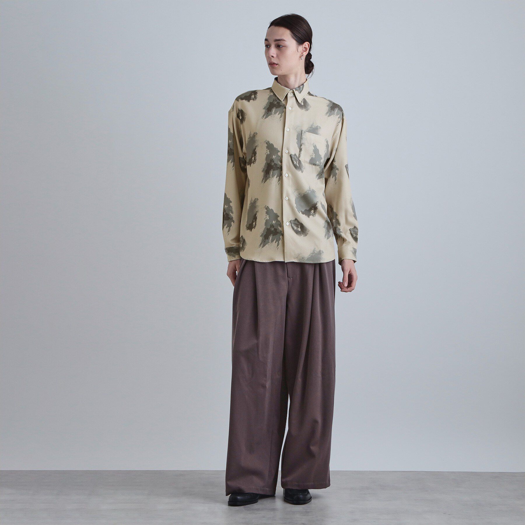 tk.TAKEO KIKUCHI「スモークブラープリントシャツ」|シャツ・ブラウス|