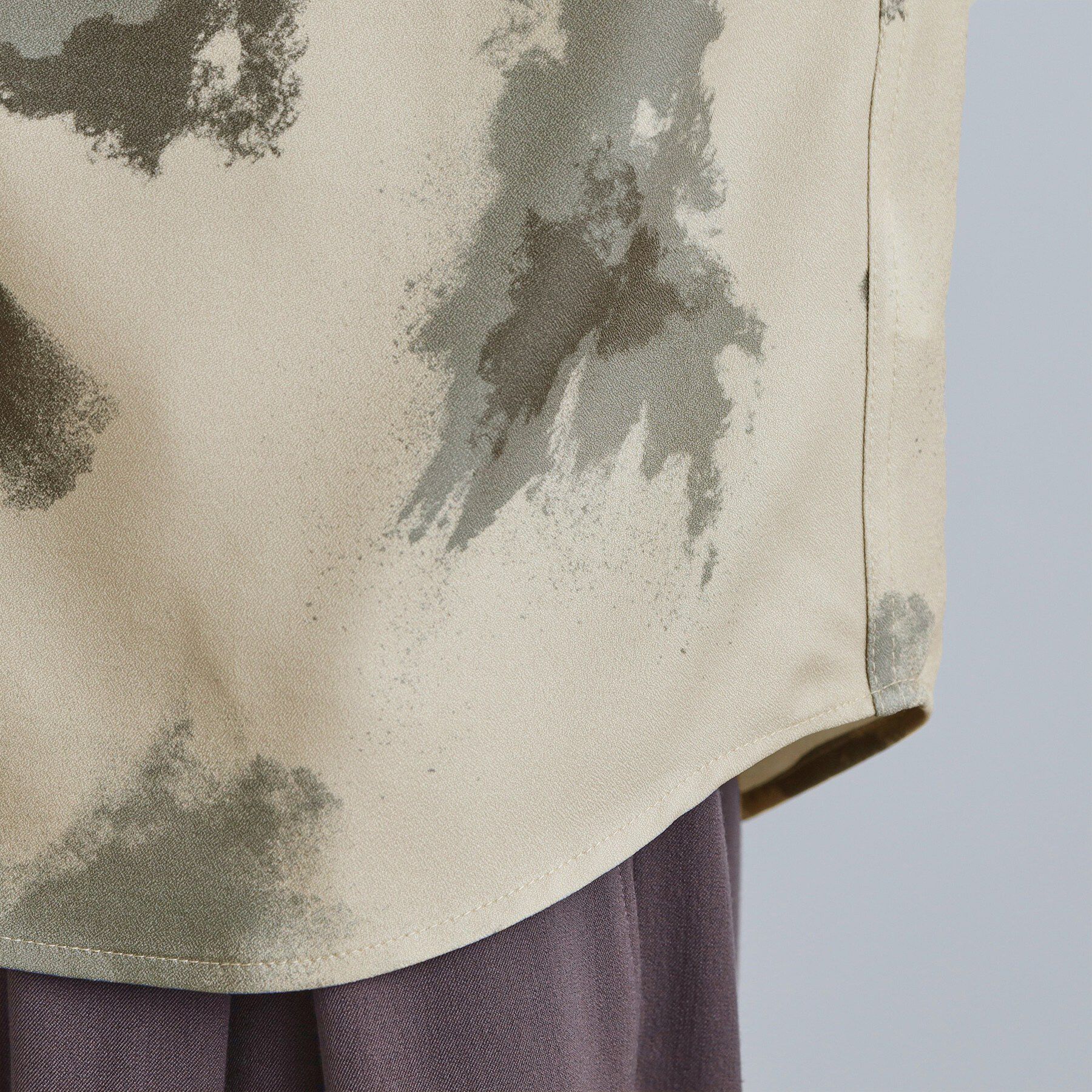 tk.TAKEO KIKUCHI「スモークブラープリントシャツ」|シャツ・ブラウス|