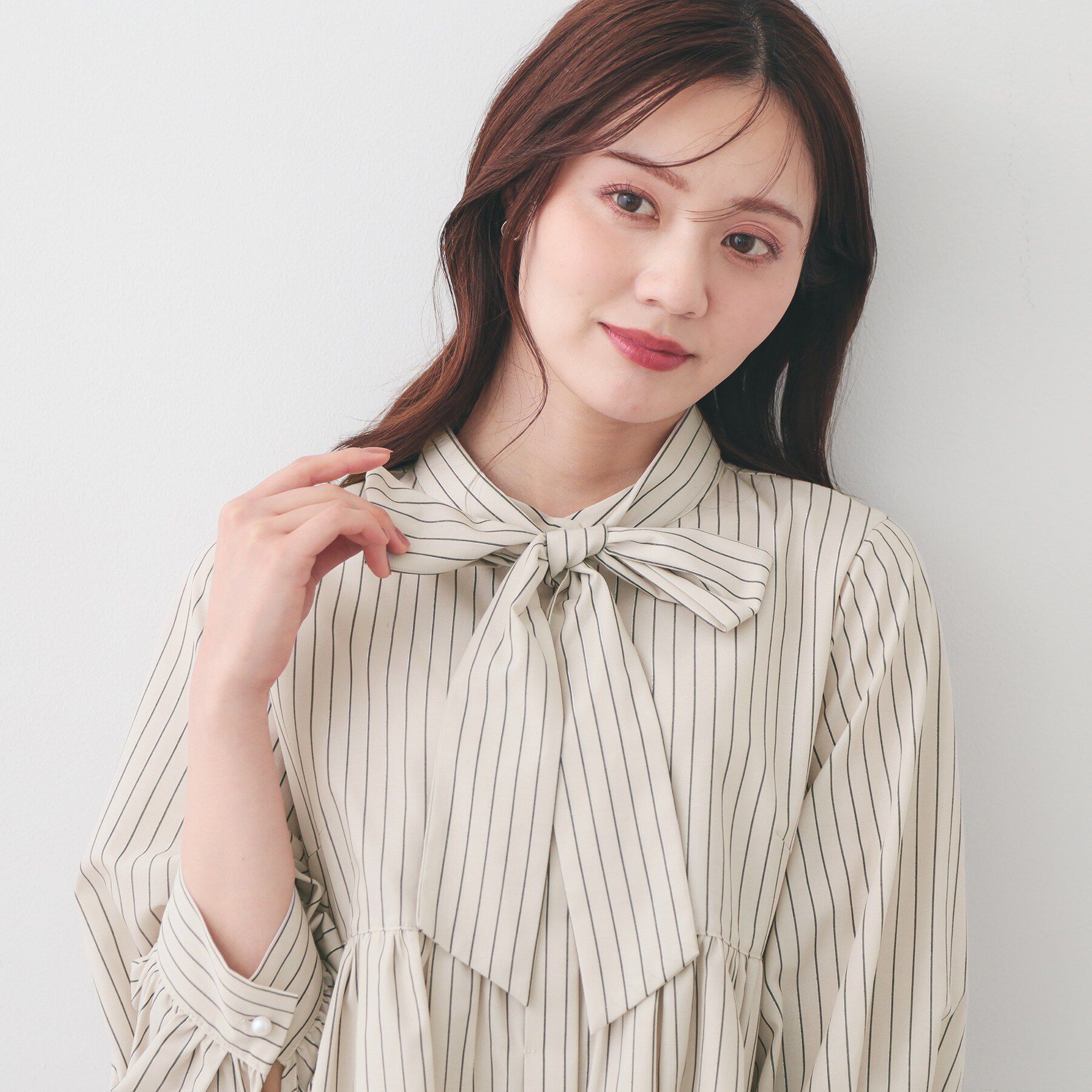 index「2WAYペプラムブラウス/ボウタイ取り外し可【洗濯機OK/イージーアイロン/防シワ】《XS～LL/8」|シャツ・ブラウス|