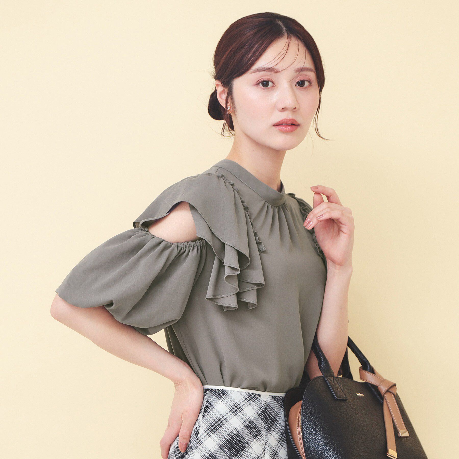 index「フリルスリットバルーンスリーブブラウス【洗濯機OK/イージーアイロン/防シワ】」|シャツ・ブラウス|