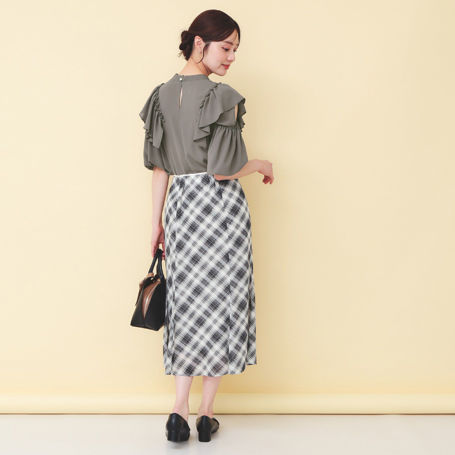 index「フリルスリットバルーンスリーブブラウス【洗濯機OK/イージーアイロン/防シワ】」|シャツ・ブラウス|