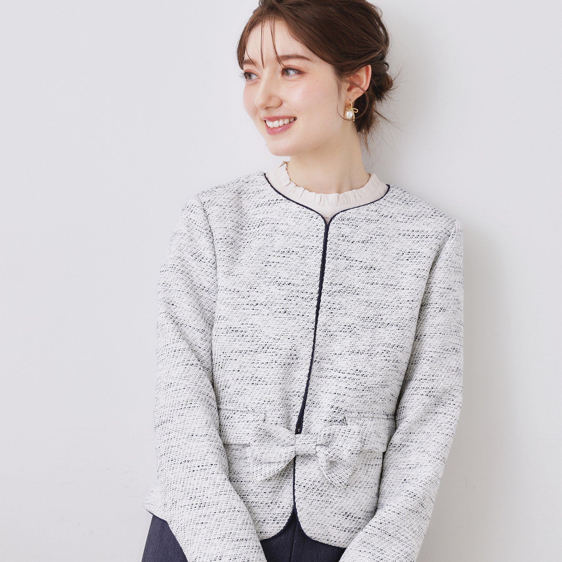 Couture broach「【ハレの日・通勤】カルゼスラブツイードジャケット」|ノーカラージャケット|ブルー(093)