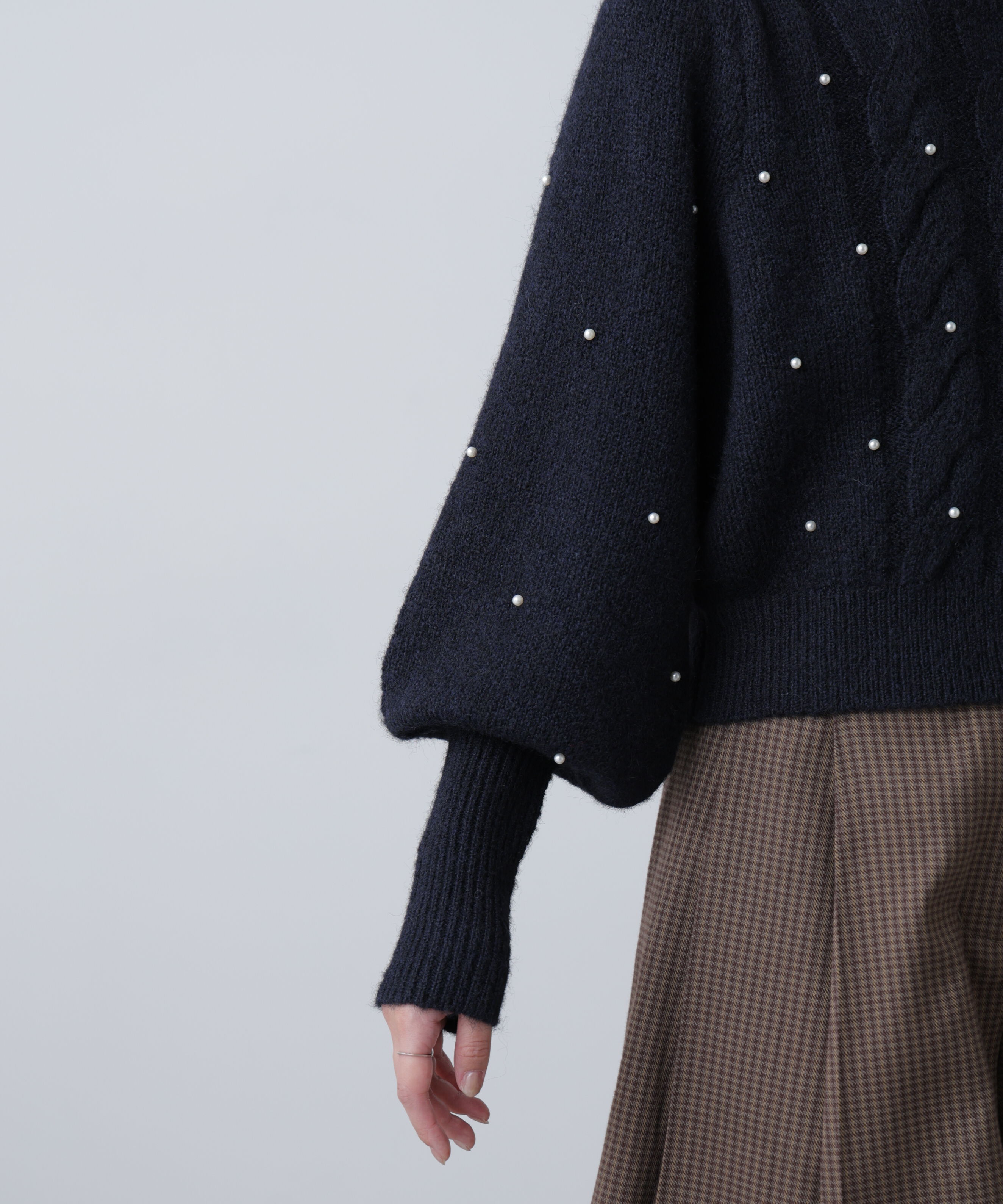  「パール付きケーブルショート丈ニット」|ニット・セーター|