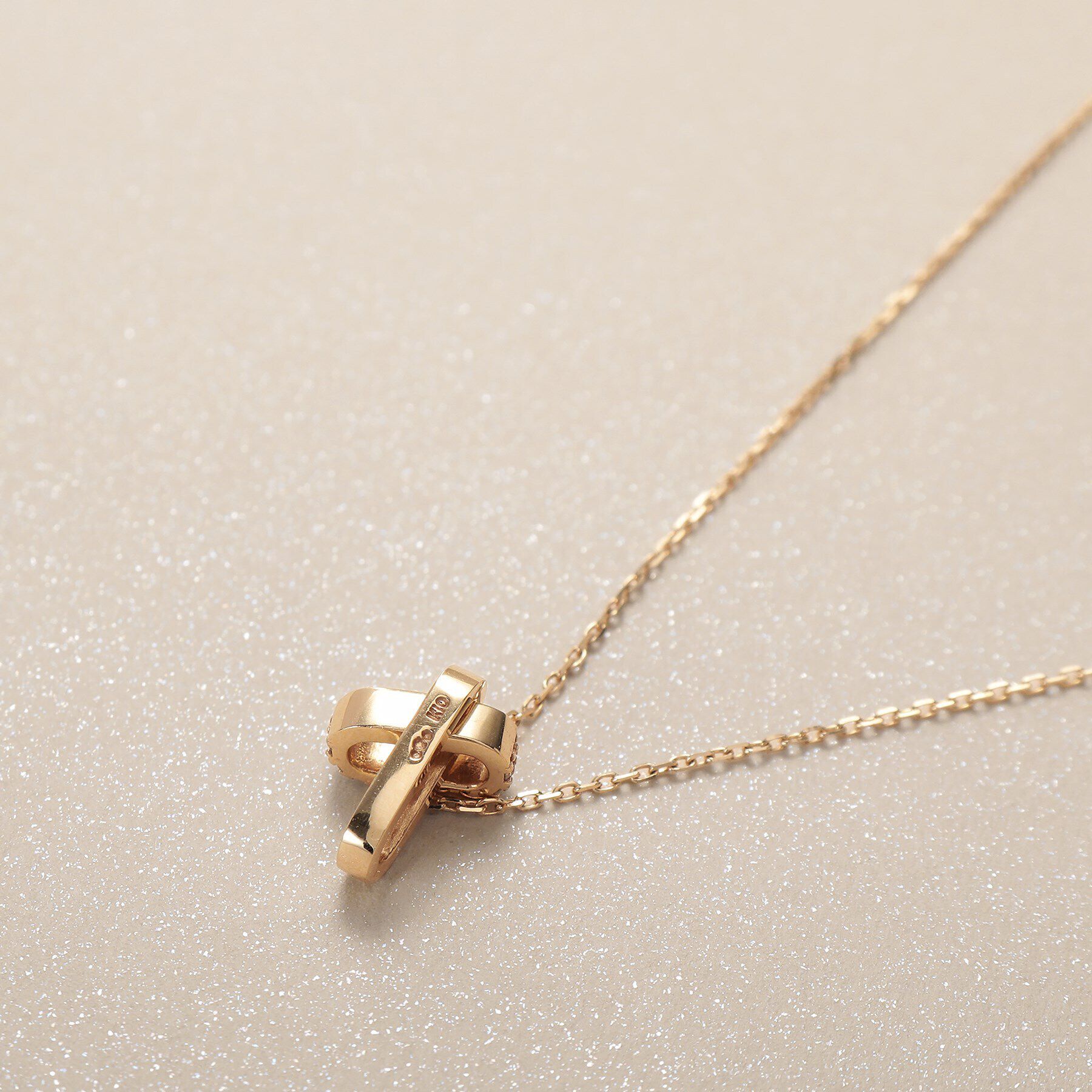 COCOSHNIK「K10ダイヤモンド アシンメトリークロス ネックレス」|ネックレス|