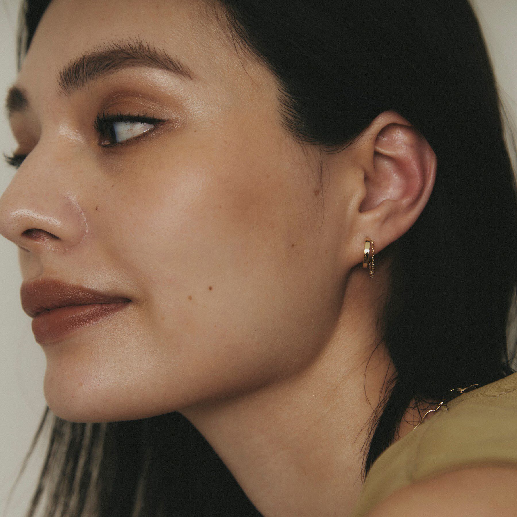 COCOSHNIK「K10チェーンドレープ フープピアス」|ピアス|