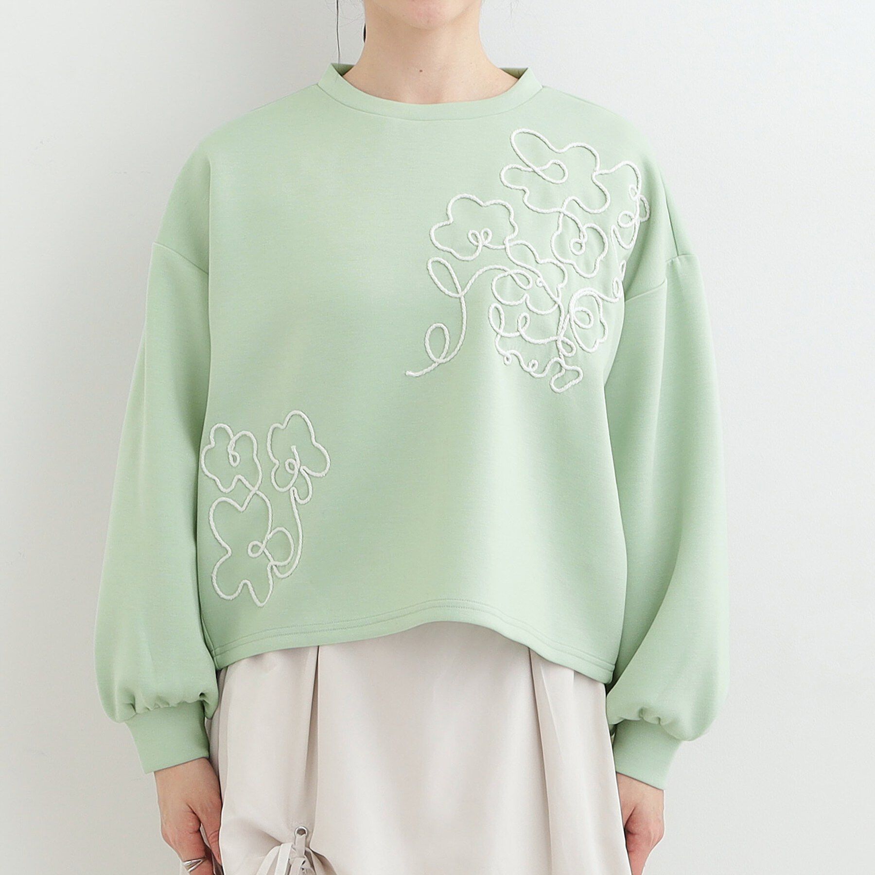 SHOO･LA･RUE「【S-LL】美しいシルエット お花ロープ刺繍ダンボールトップス」|Tシャツ・カットソー|