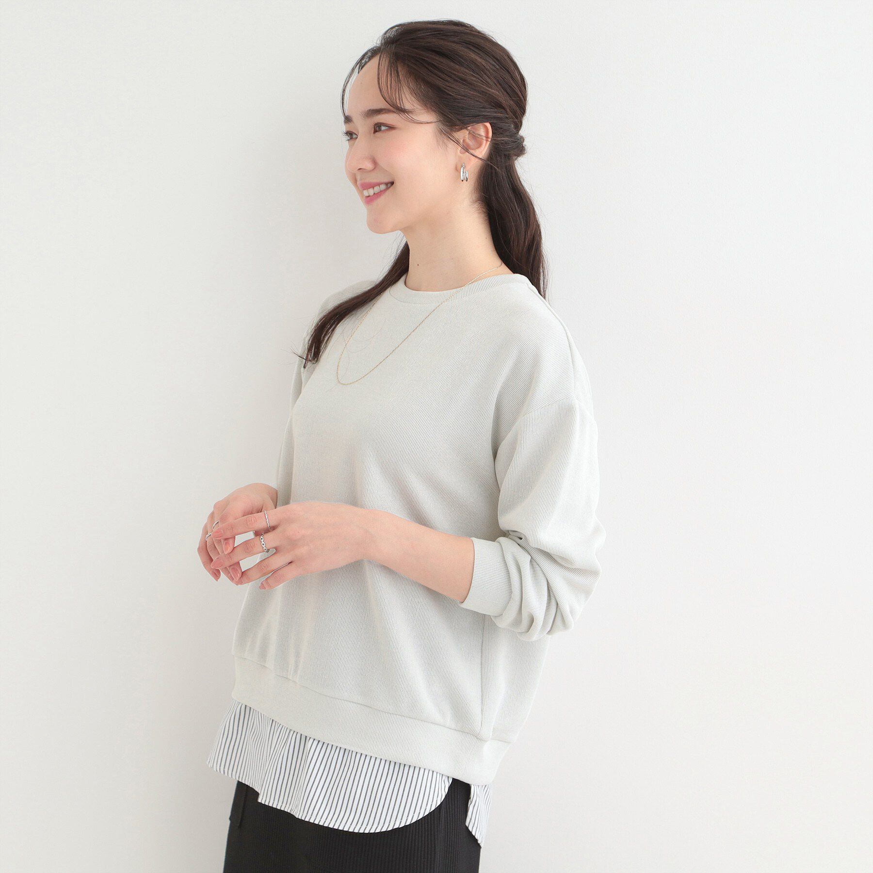 SHOO･LA･RUE「【洗濯機可/S-LL】1枚でサマ見え ラメニットソー レイヤード風トップス」|Tシャツ・カットソー|