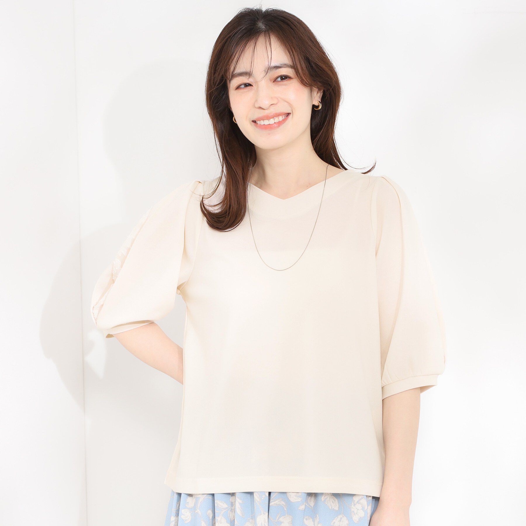 SHOO･LA･RUE「【洗濯機可/S-LL/ストレッチ】スリットレーススリーブトップス」|Tシャツ・カットソー|