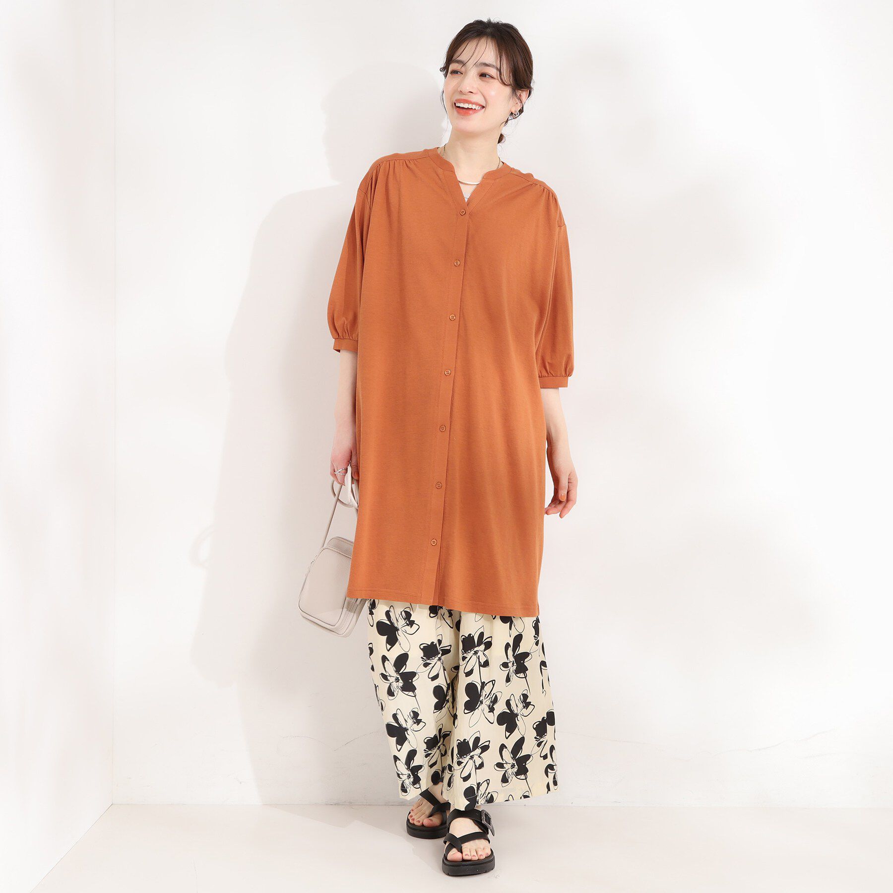 SHOO･LA･RUE「【洗濯機可/S-LL】カットツイルキーネックシャツワンピ」|ワンピース|