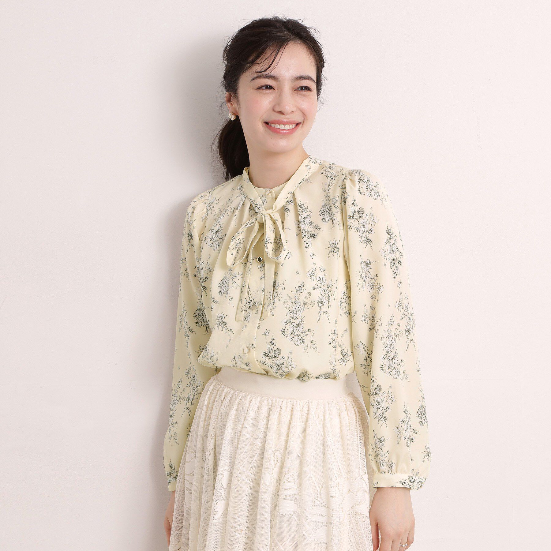 ITS&rsquo;DEMO「【洗濯機OK】花柄ボウタイブラウス」|シャツ・ブラウス|ライトイエロー(13