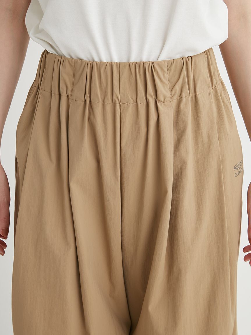KEEN「【emmi&times;KEEN】GATHER TUCK PANTS」|チノ|