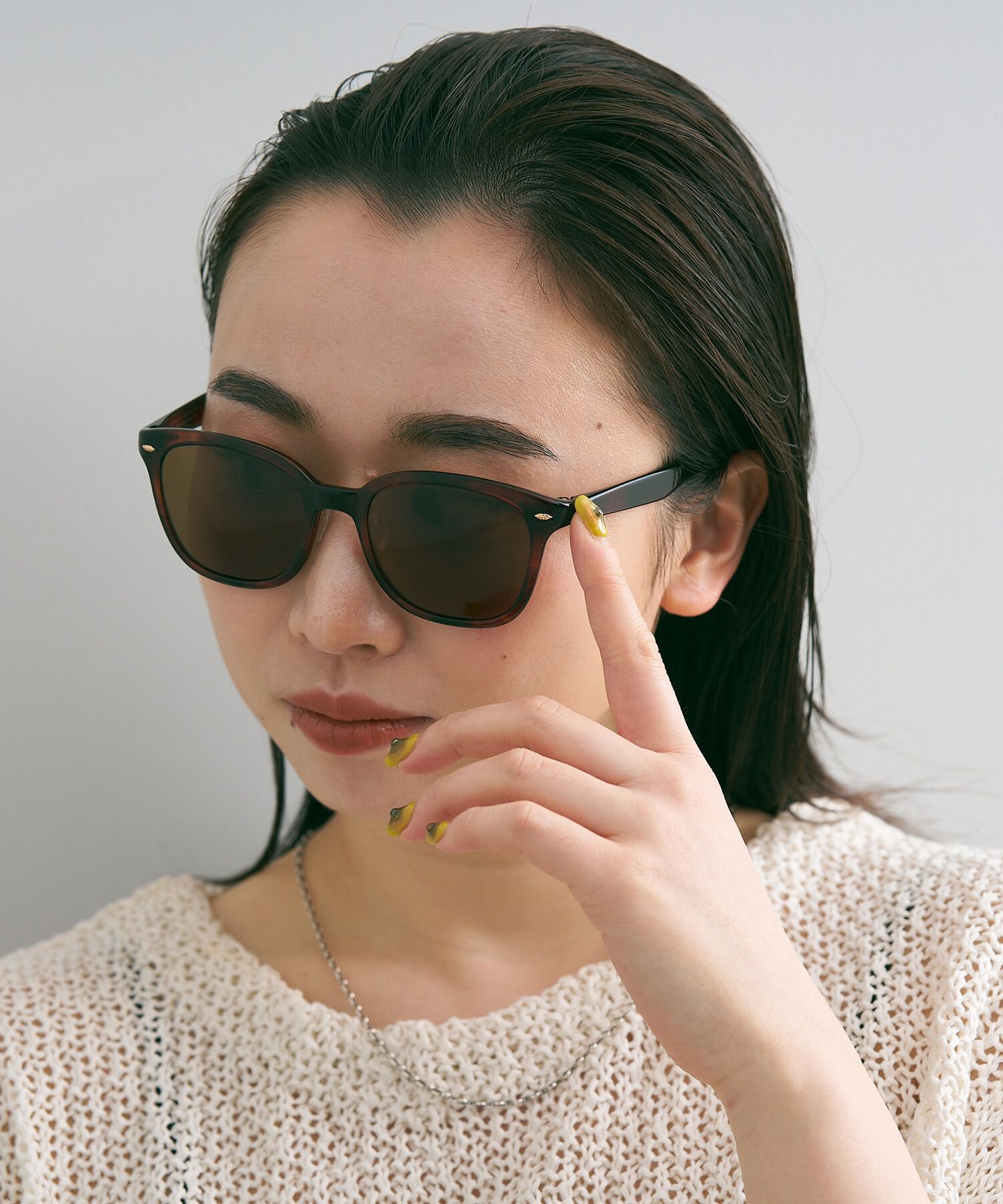  「ウェリントン型 サングラス｜黒縁フレーム｜べっ甲フレーム｜紫外線対策｜Zoff｜SUNGLASSES」|サングラス|