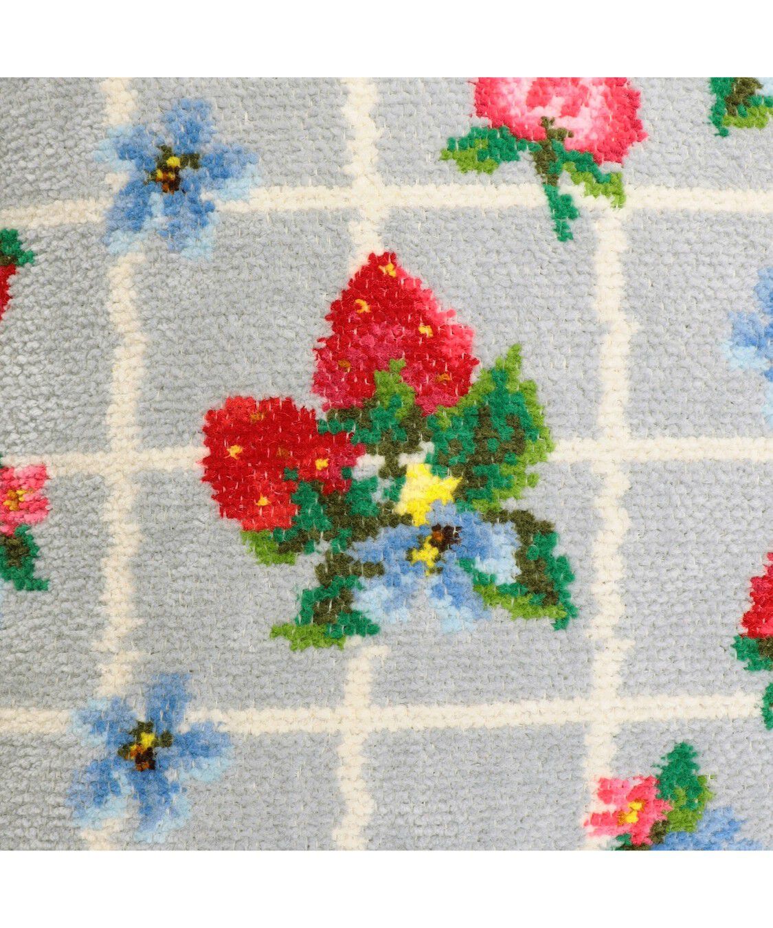 FEILER「ストロベリーフィールドプティ　クッション　SFP-257246」|クッション・クッションカバー|