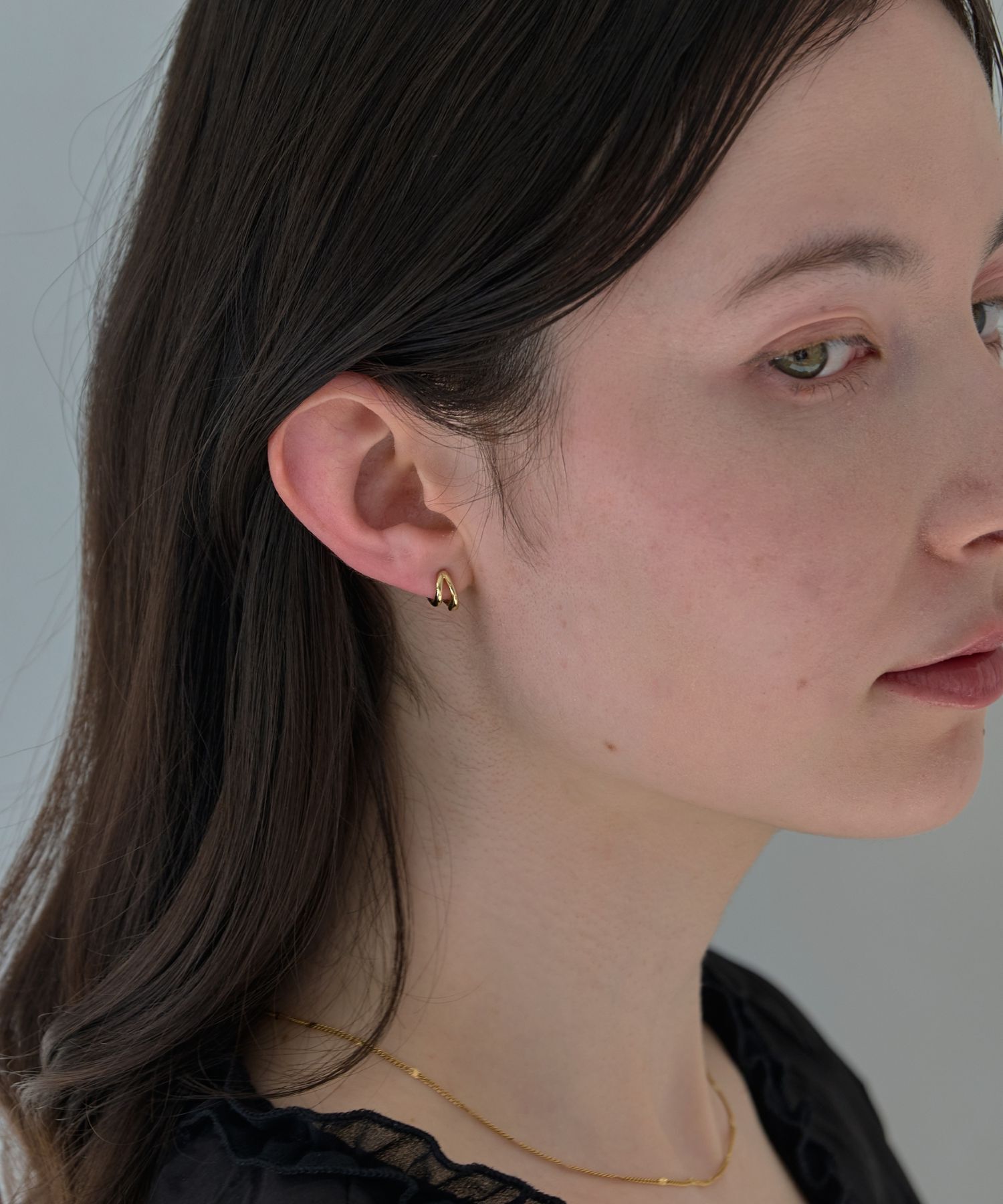 Phoebe「【金属アレルギー対応】【痛くないシリーズ】ダブルフープライトフィットイヤリング ゴールド」|イヤリング|
