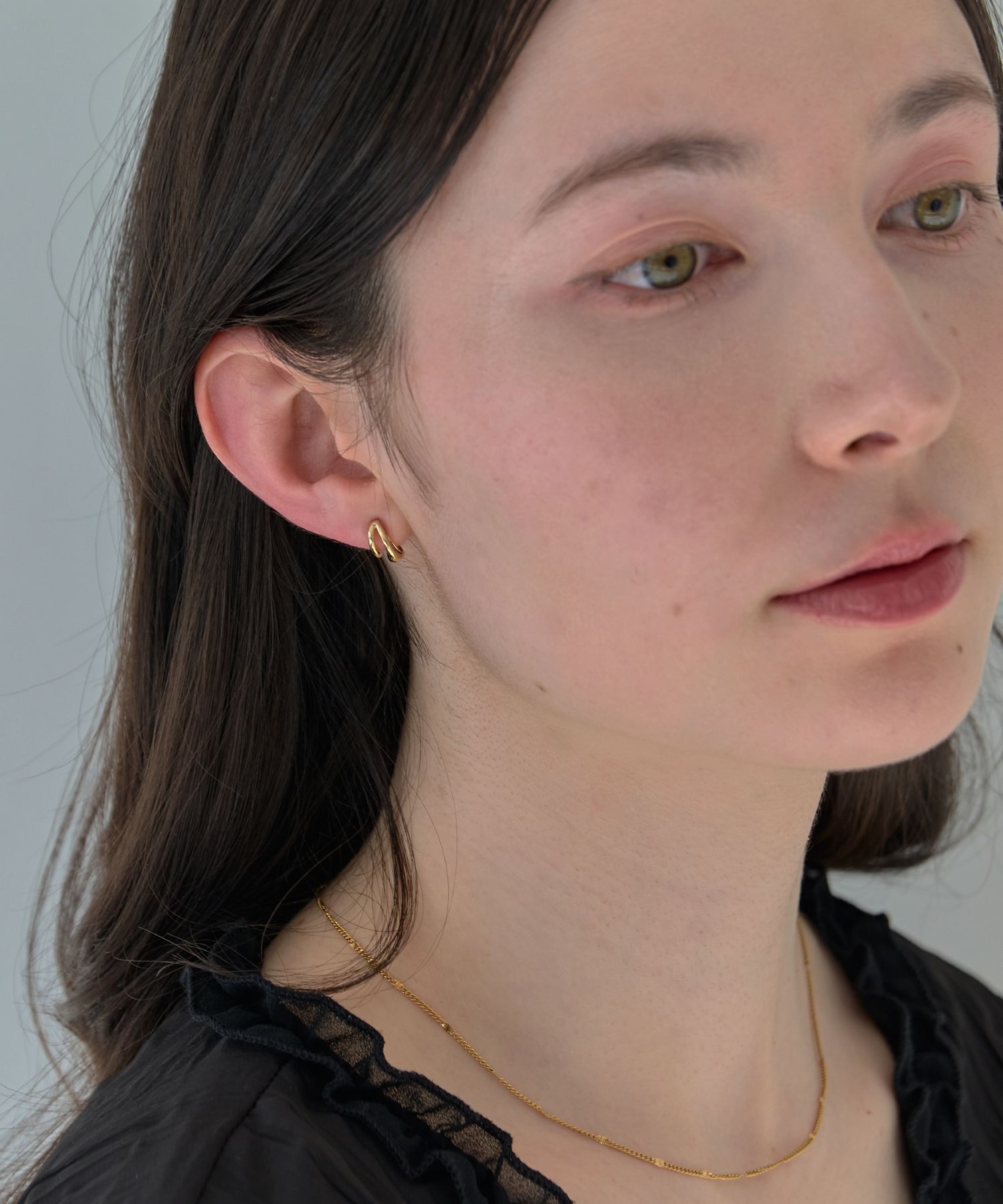 Phoebe「【金属アレルギー対応】【痛くないシリーズ】ダブルフープライトフィットイヤリング ゴールド」|イヤリング|