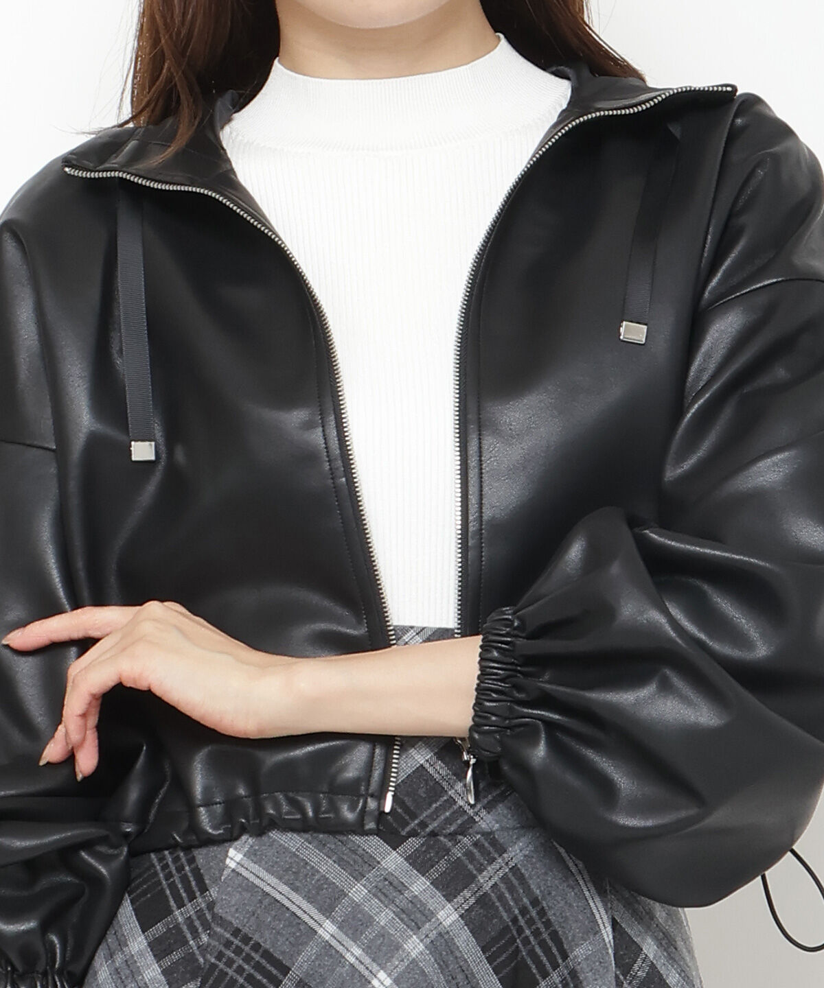 アンドクチュール「フェイクレザークロップドマンパ」|アウトドア|