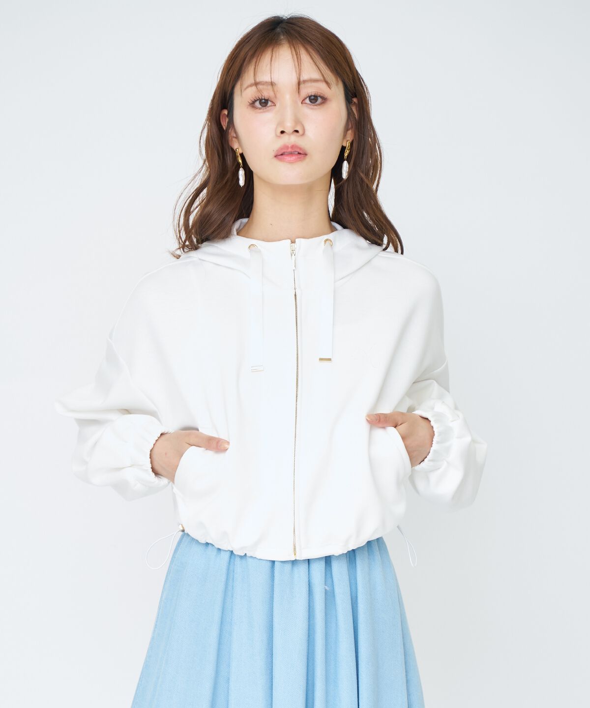 アンドクチュール「ロゴ刺繍ZIPパーカー」|パーカー|