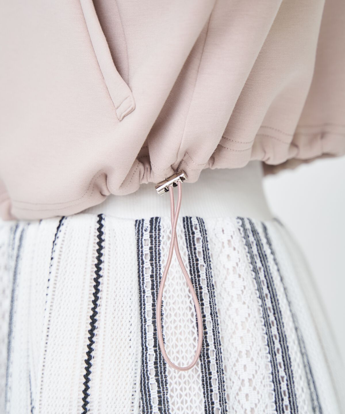 アンドクチュール「ロゴ刺繍ZIPパーカー」|パーカー|