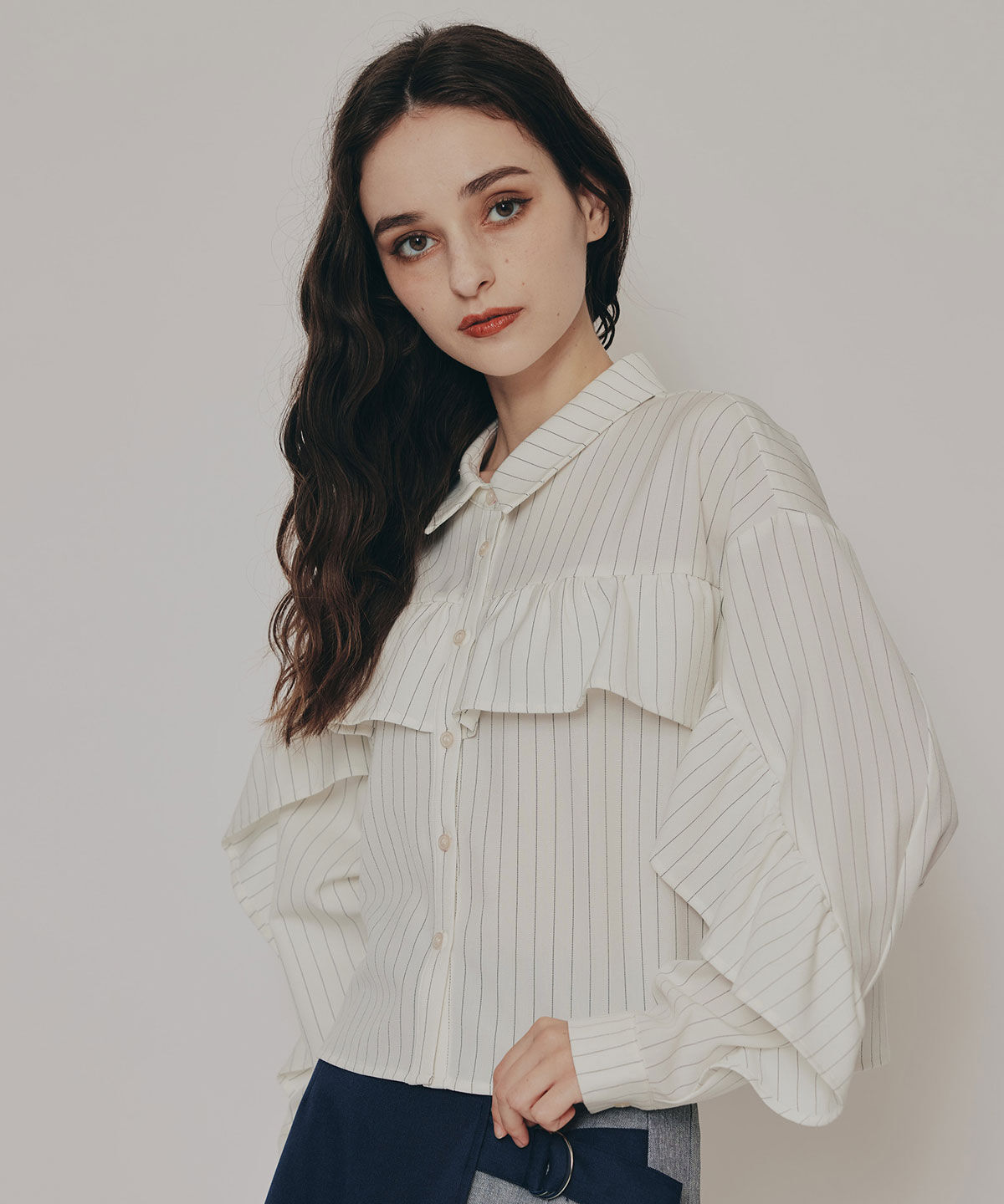 REDYAZEL「フリルラインストライプブラウス」|シャツ・ブラウス|