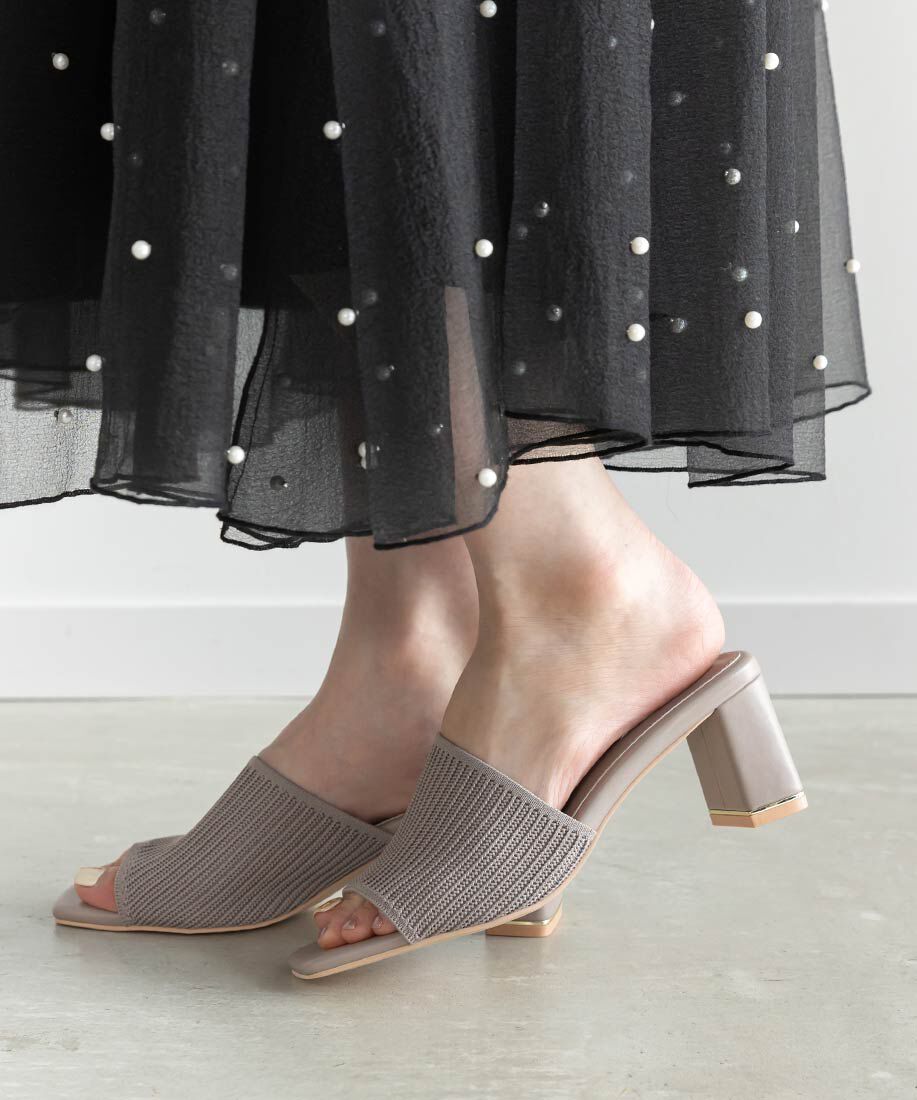  「【SUSTAINABLE】アシンメトリーニットミュールサンダル」|パンプス|グレージュ