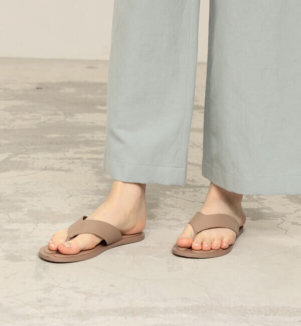 TOMORROWLAND GOODS「JVAM NYSSA レザートングサンダル」|サンダル|