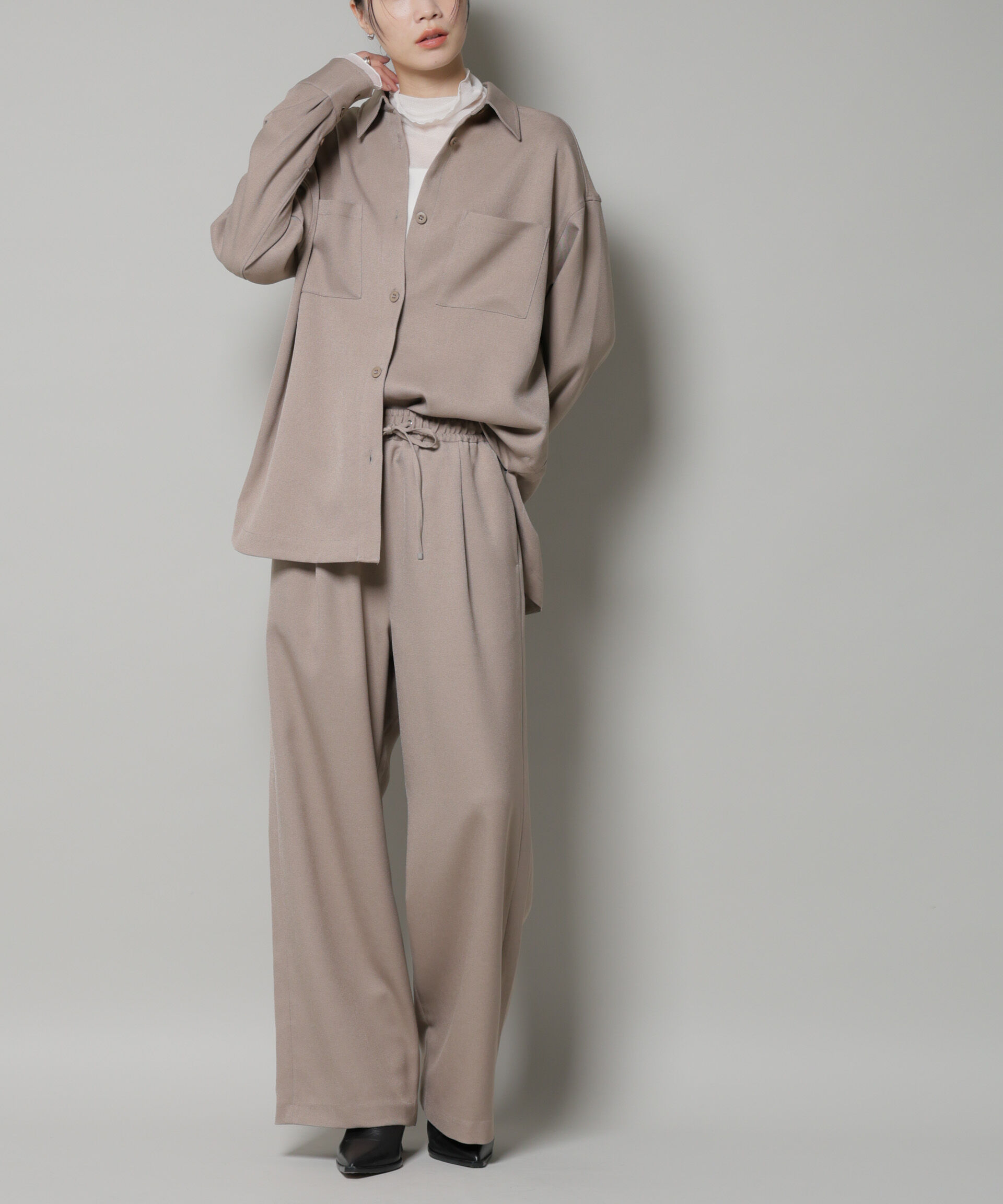 nano･universe「ｳｰﾙﾗｲｸﾎﾟﾘｴｽﾃﾙｻｲﾄﾞﾗｲﾝ切り替えﾄﾞﾛｽﾄﾊﾟﾝﾂ(」|チノ|グレージュ3