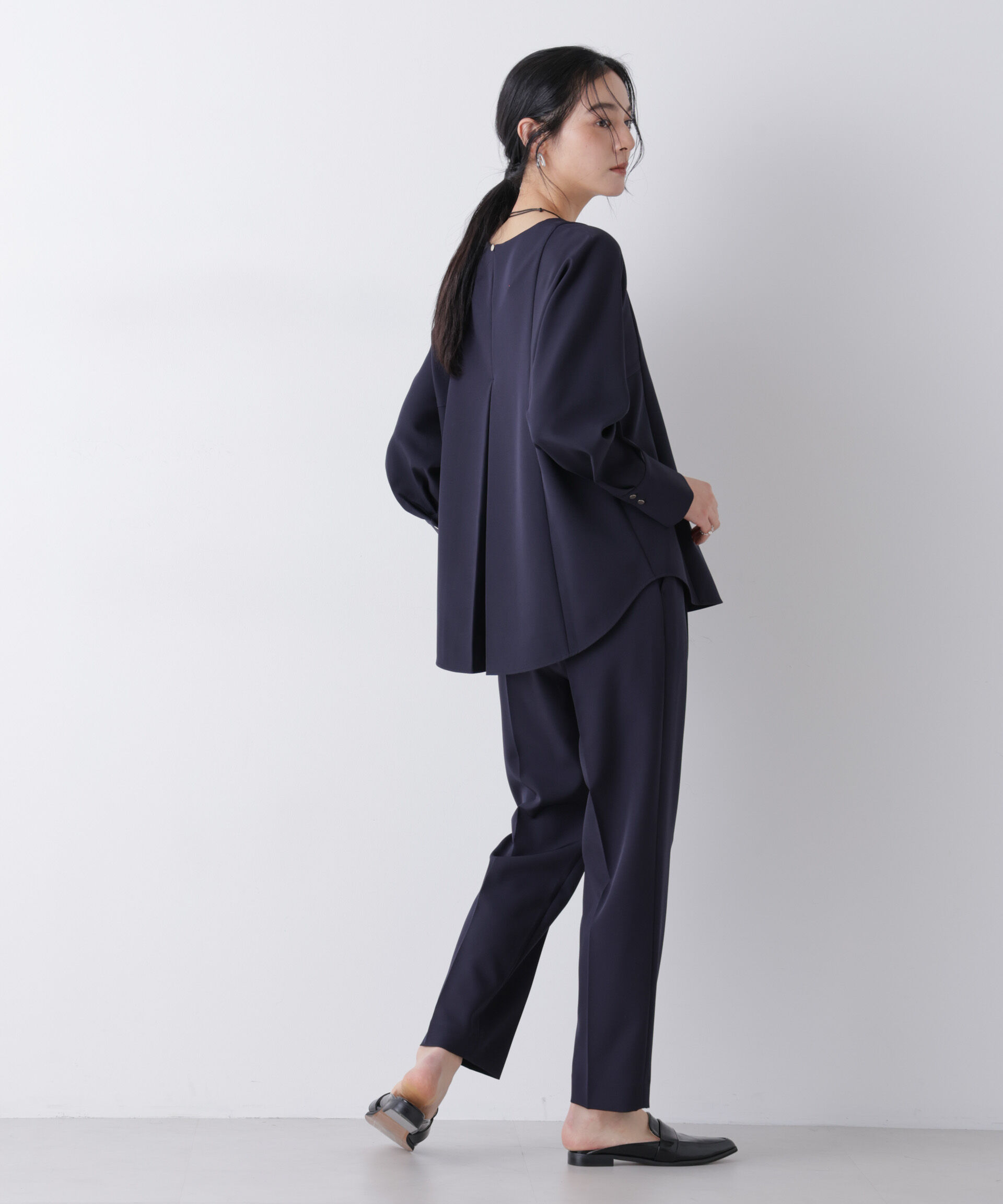 nano･universe「デイリーファンクション タックテーパードパンツ(セットアップ可)」|チノ|