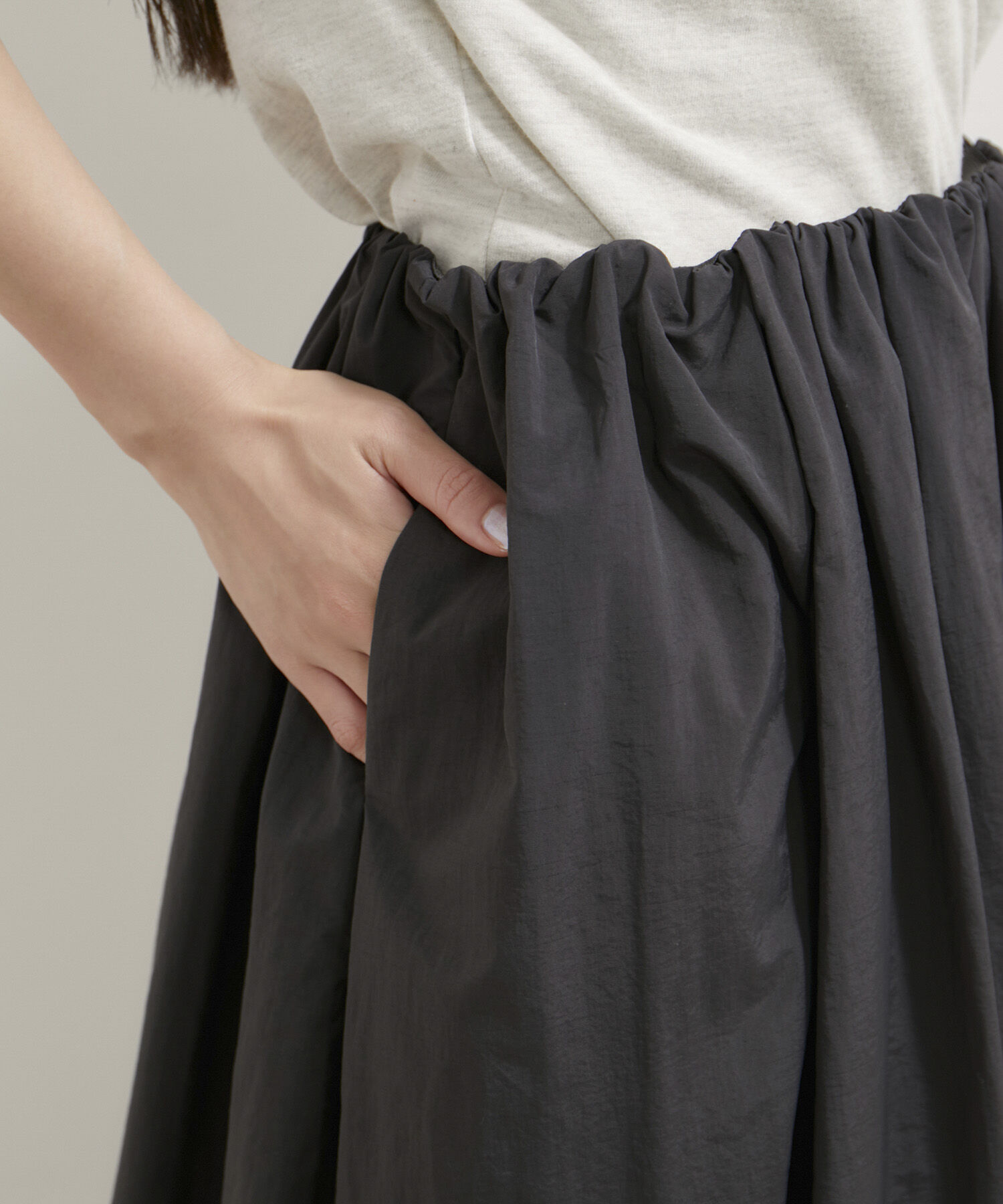 VIS「【WEB/一部店舗限定】裾切り替えギャザースカート」|スカート|