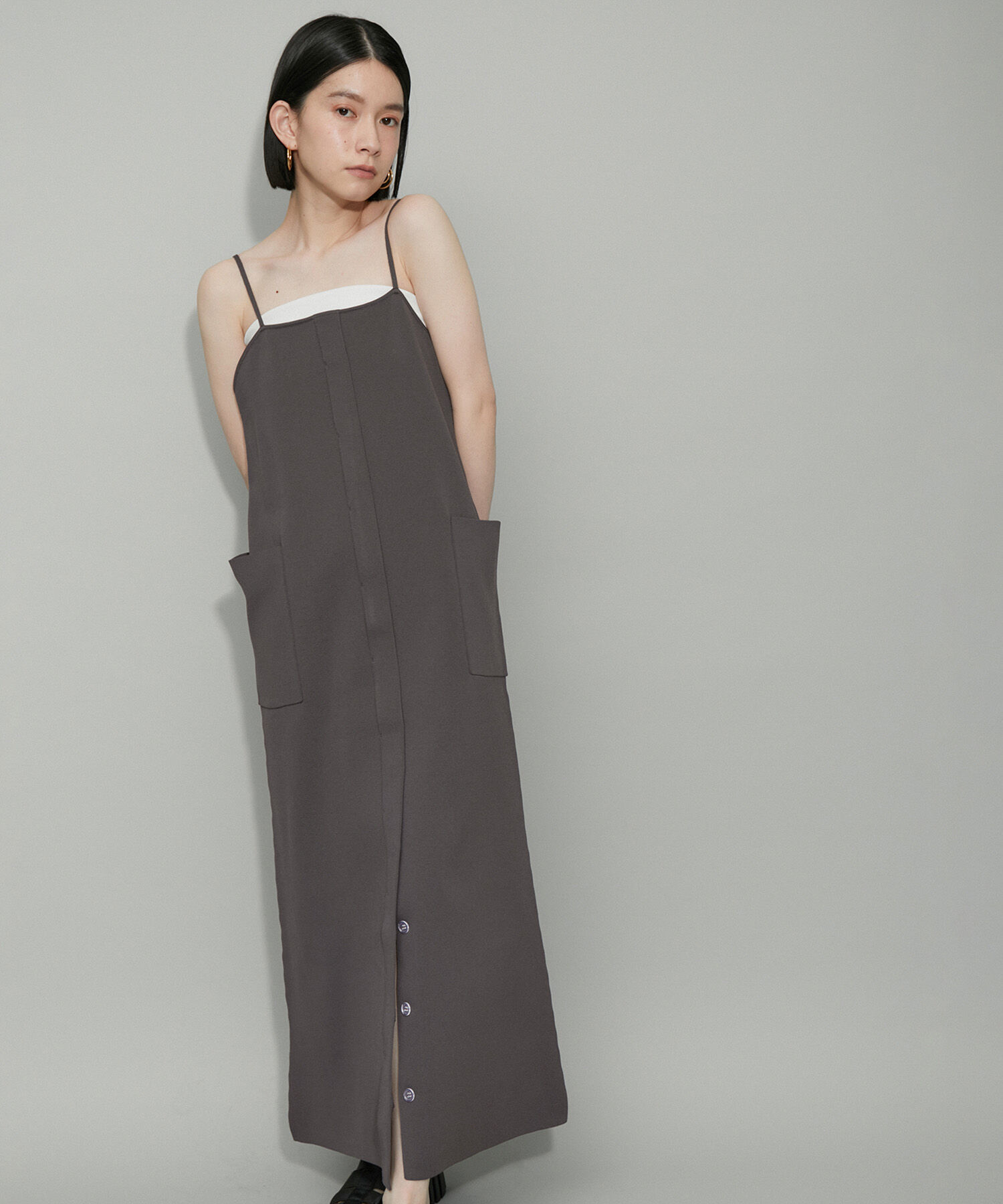 ADAM ET ROPE'「【WEB限定・サステナブル】ニットキャミスリットワンピース」|ワンピース|