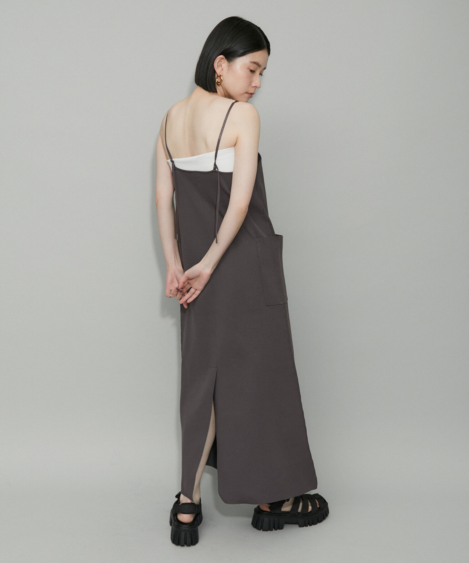 ADAM ET ROPE'「【WEB限定・サステナブル】ニットキャミスリットワンピース」|ワンピース|