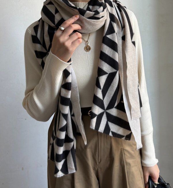  「【WEB限定】幾何柄プリントストール」|マフラー|