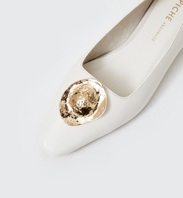 AU BANNISTER「メタルモチーフフラットパンプス」|パンプス|