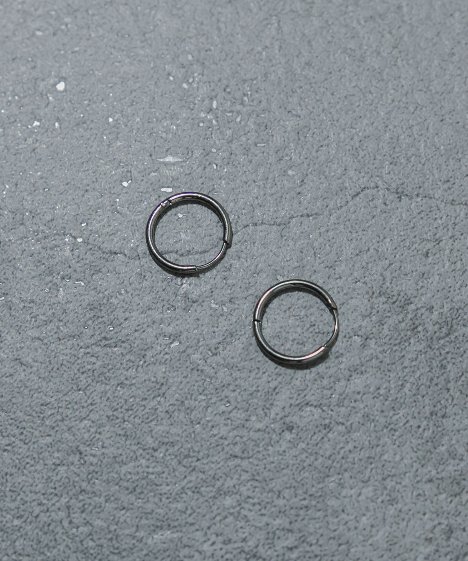 SMELLY「ステンレスミニフープピアス」|ピアス|シルバー