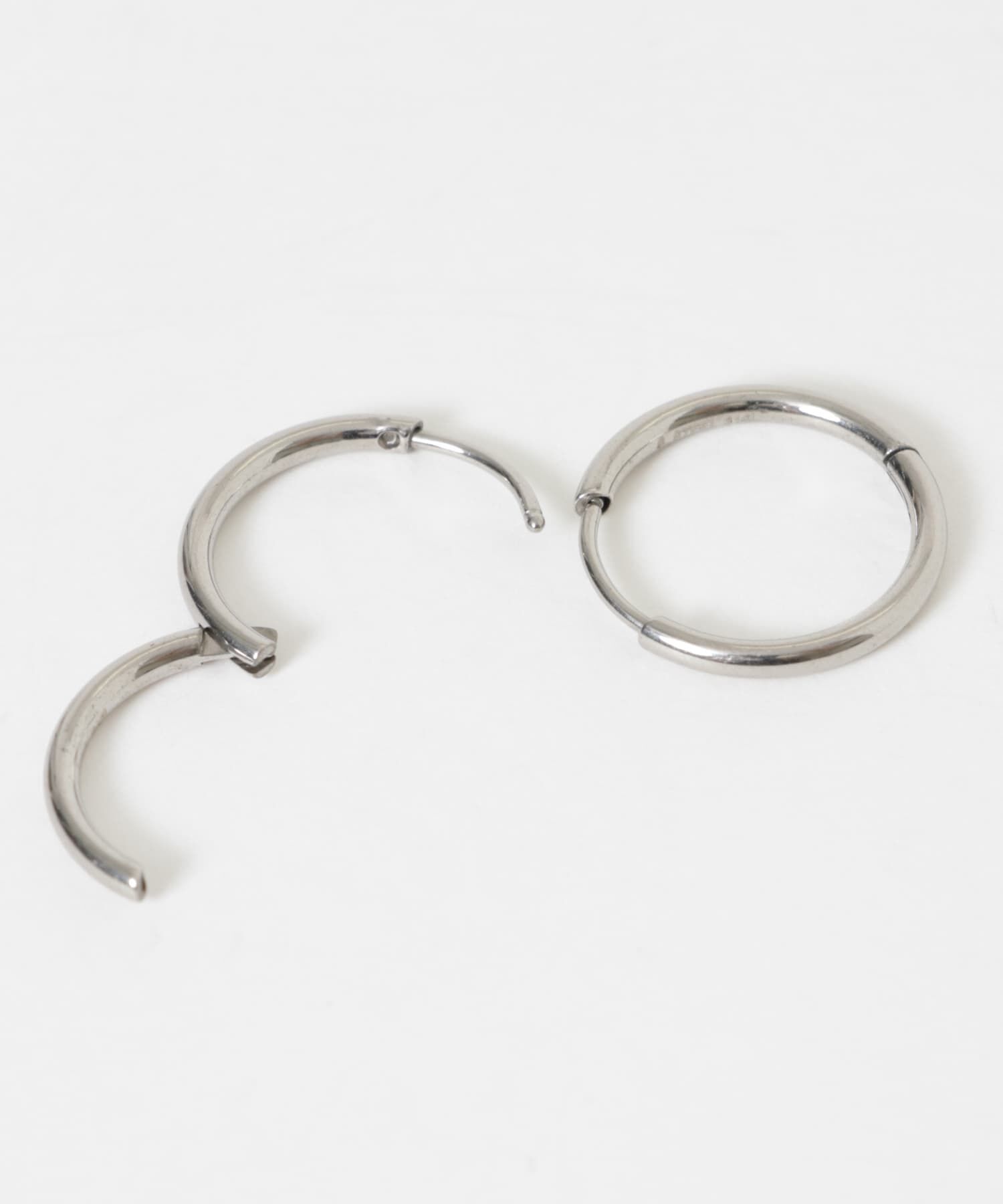 SMELLY「ステンレスミニフープピアス」|ピアス|