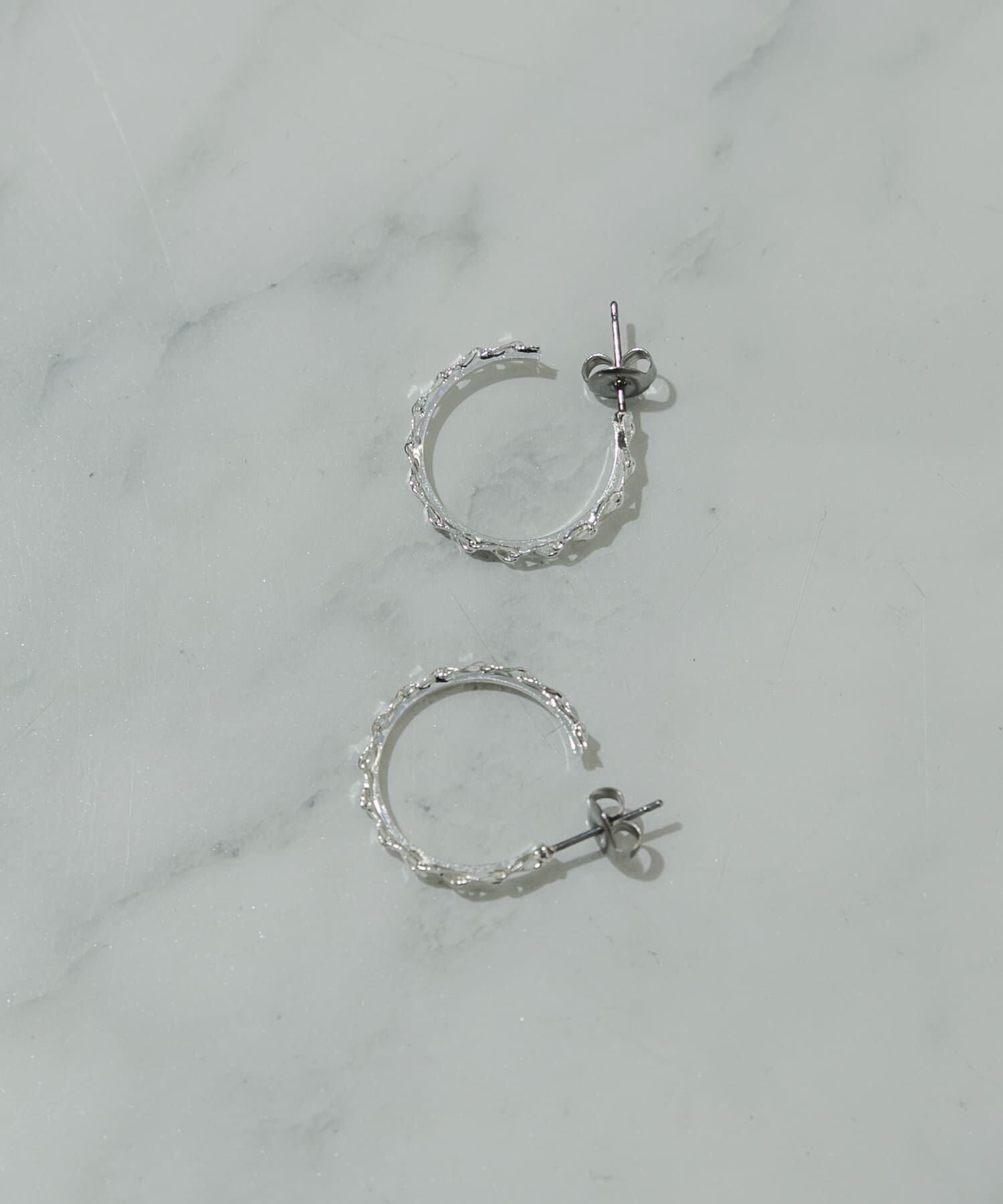 SMELLY「ペタルチェーンフープピアス」|ピアス|