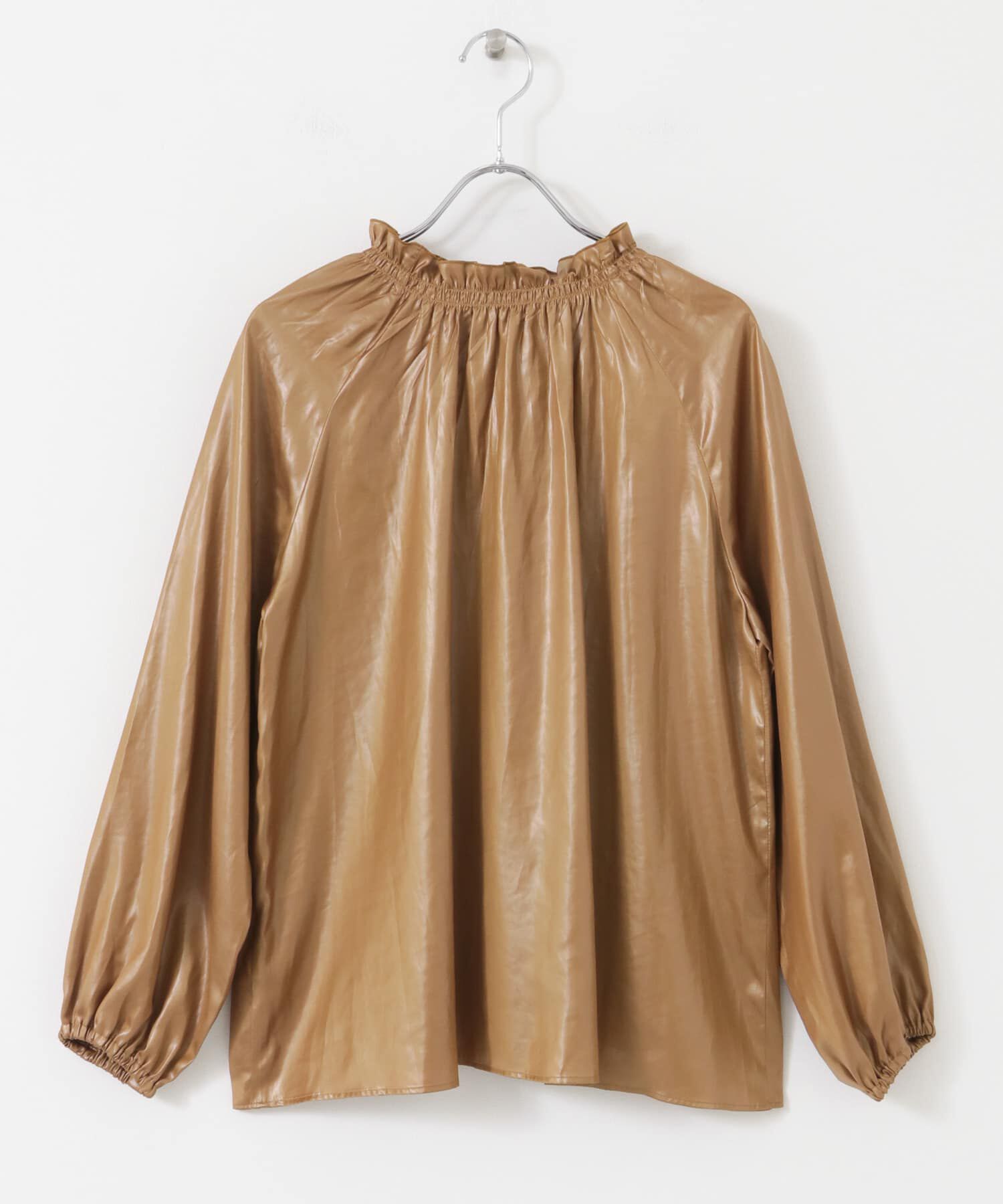 URBAN RESEARCH ROSSO「グロッシー2WAYネックギャザーブラウス」|シャツ・ブラウス|