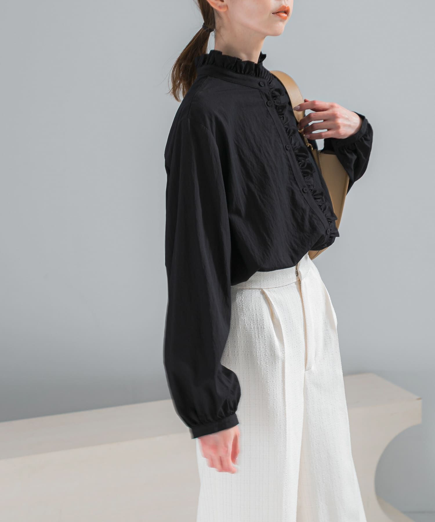 URBAN RESEARCH ROSSO「『WEB限定』フリルスタンドカラーシャツ」|シャツ・ブラウス|