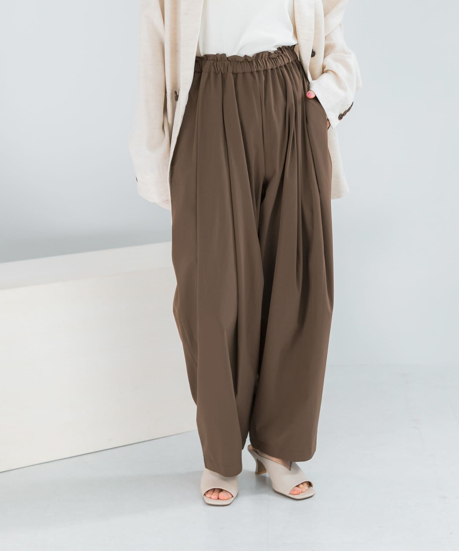URBAN RESEARCH ROSSO「ELENDEEK　EASY TUCK COCOON PANTS」|その他|ブラウン