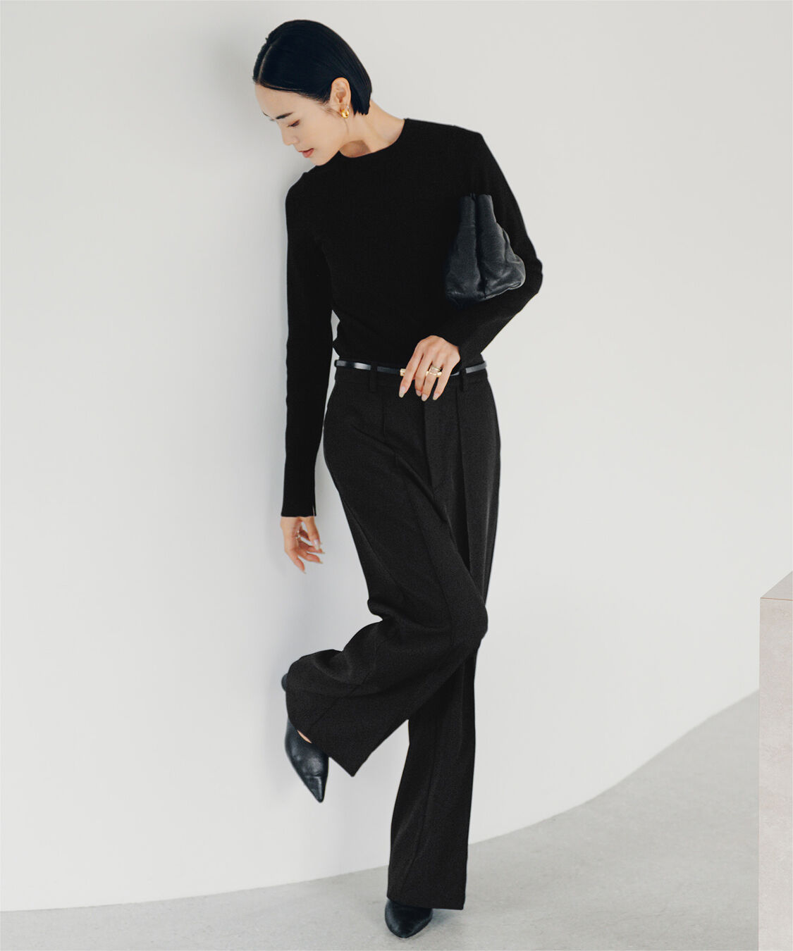 ur's「【小林有里さんコラボアイテム】袖スリットクルーネックニット」|ニット・セーター|