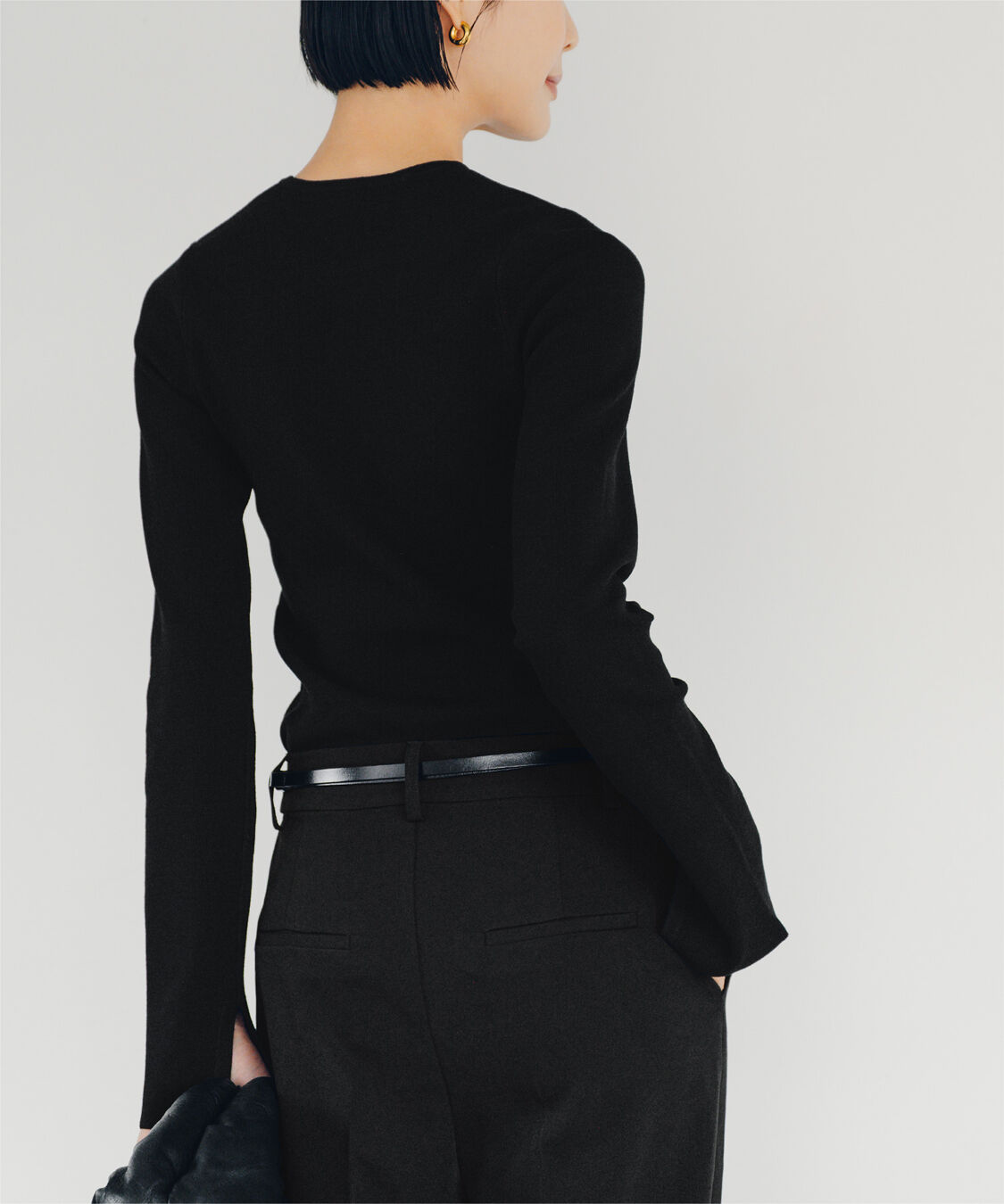 ur's「【小林有里さんコラボアイテム】袖スリットクルーネックニット」|ニット・セーター|