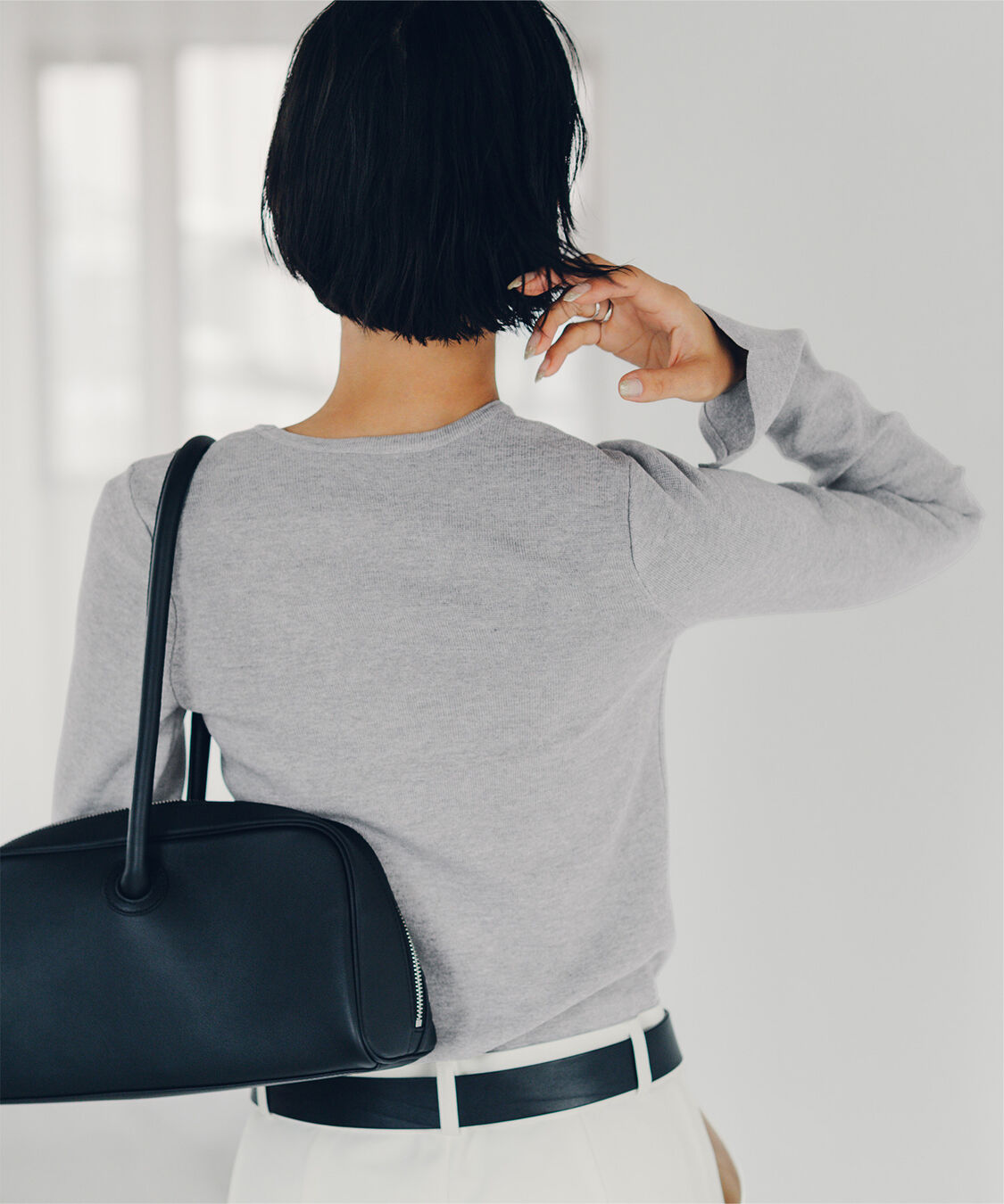 ur's「【小林有里さんコラボアイテム】袖スリットクルーネックニット」|ニット・セーター|