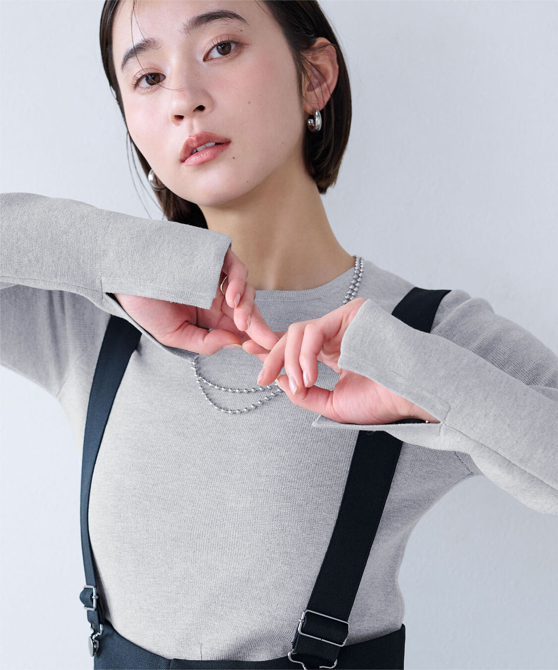 ur's「【小林有里さんコラボアイテム】袖スリットクルーネックニット」|ニット・セーター|