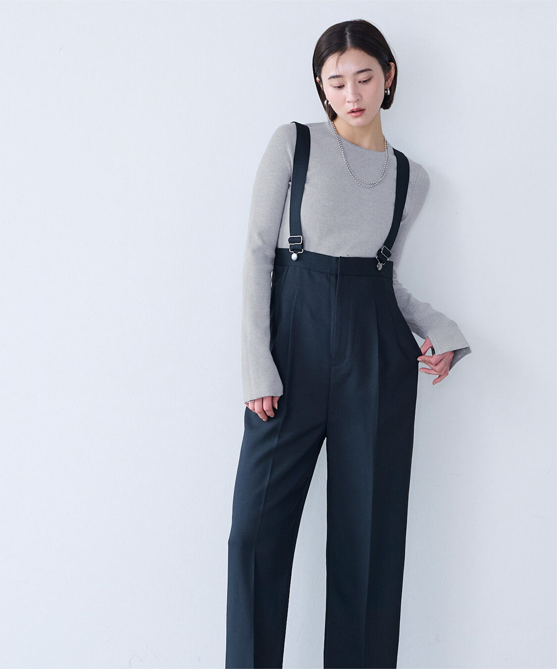 ur's「【小林有里さんコラボアイテム】袖スリットクルーネックニット」|ニット・セーター|